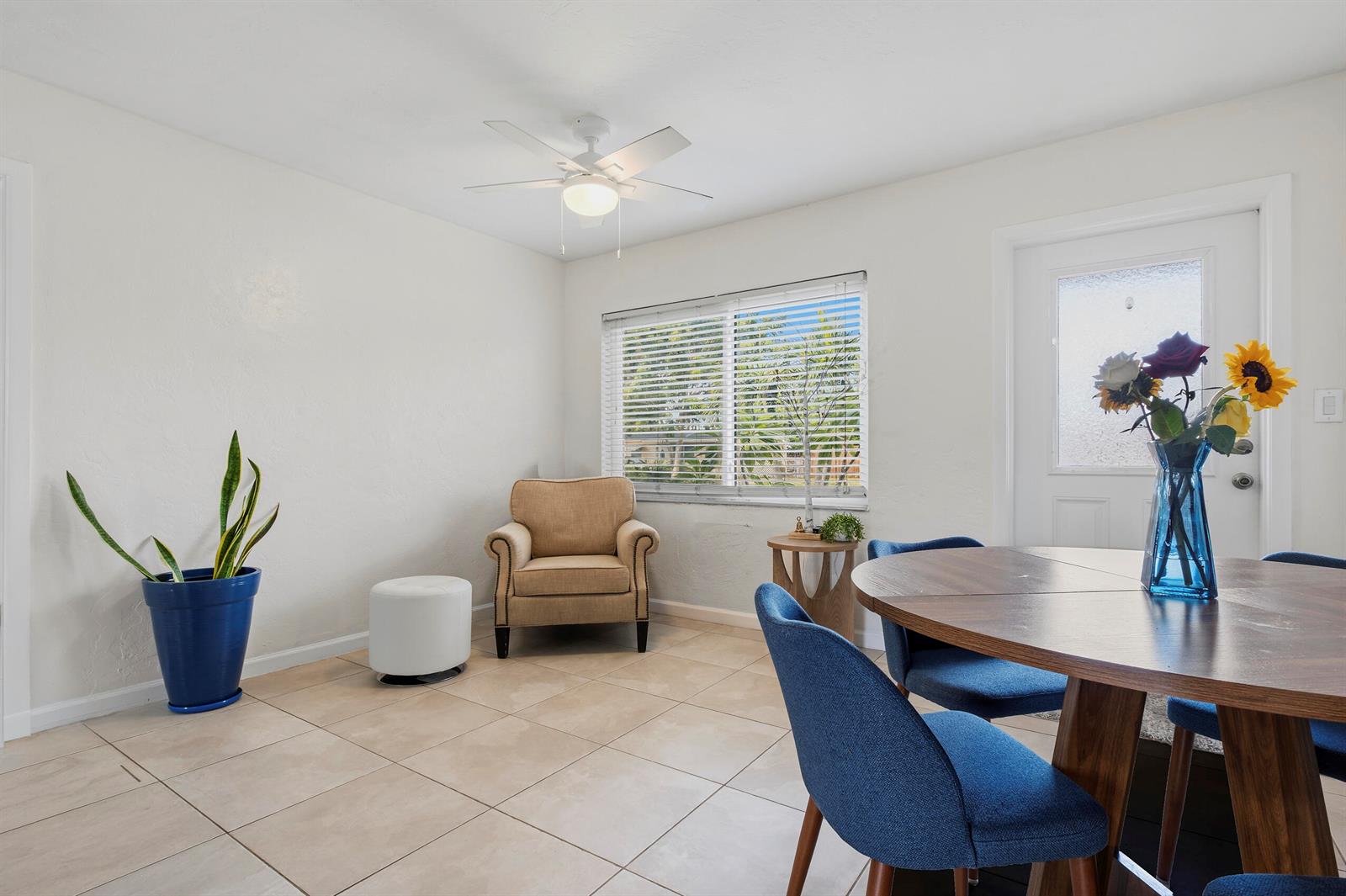 Ver detalles 3180 3 / 2 784 sq. ft. $ 2026-09-10 0 foto