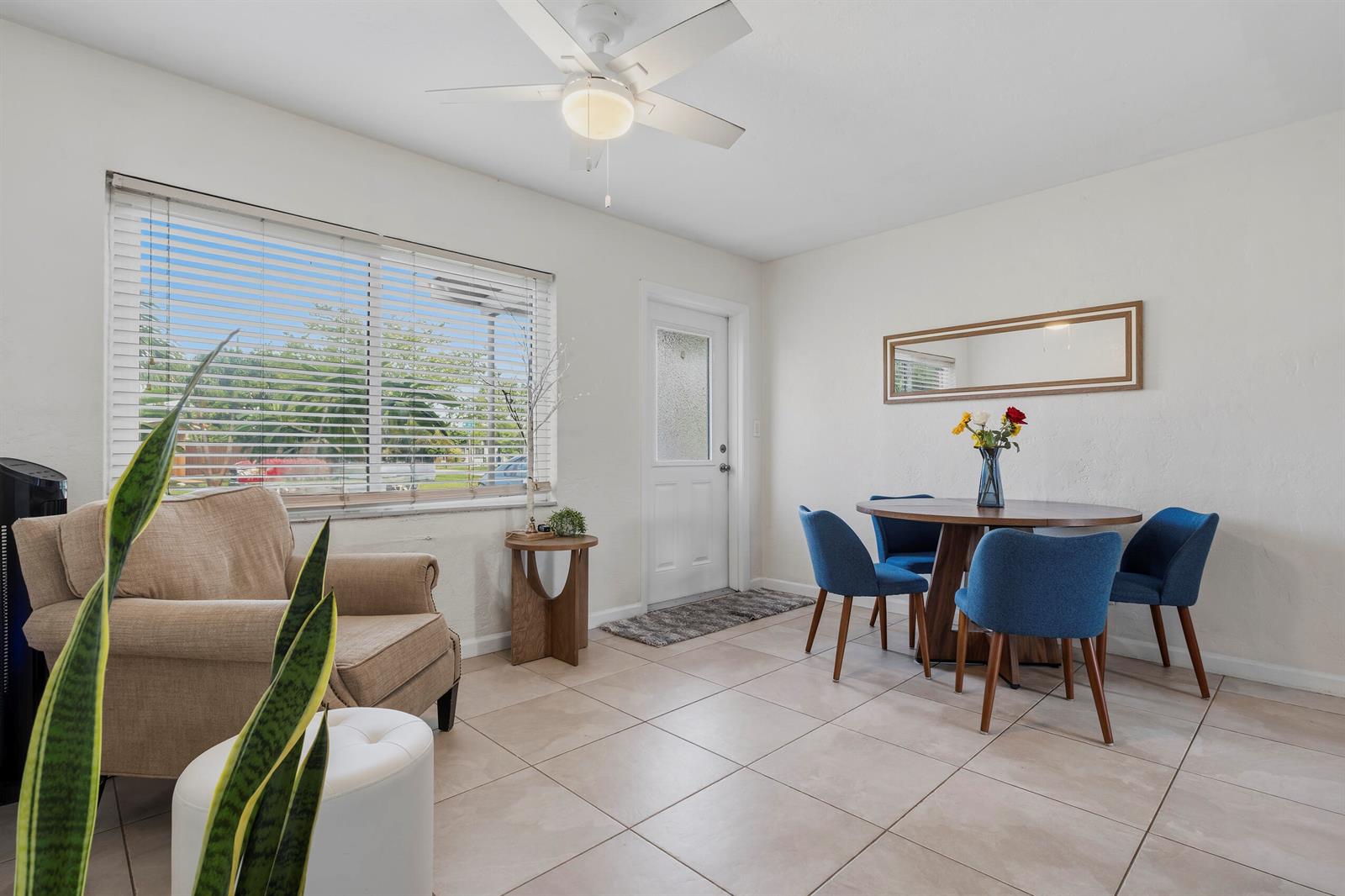 Ver detalles 3180 3 / 2 784 sq. ft. $ 2026-09-10 0 foto