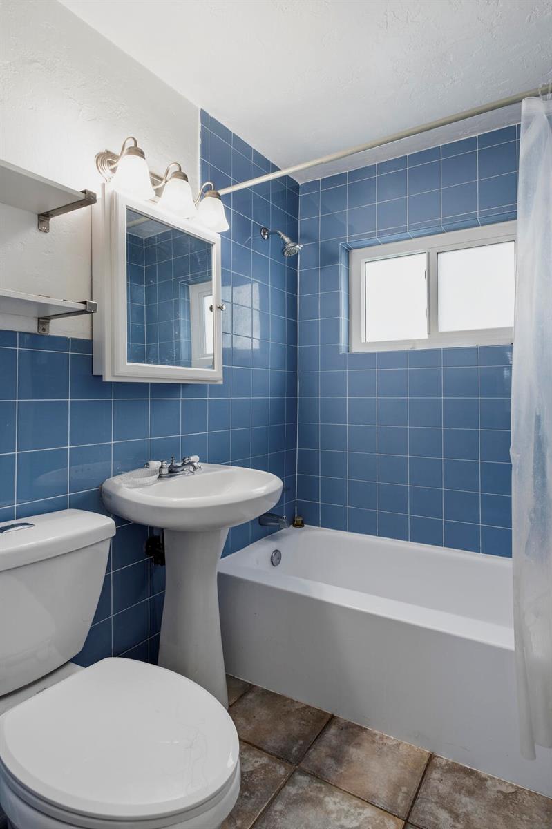 Ver detalles 3180 3 / 2 784 sq. ft. $ 2026-09-10 0 foto