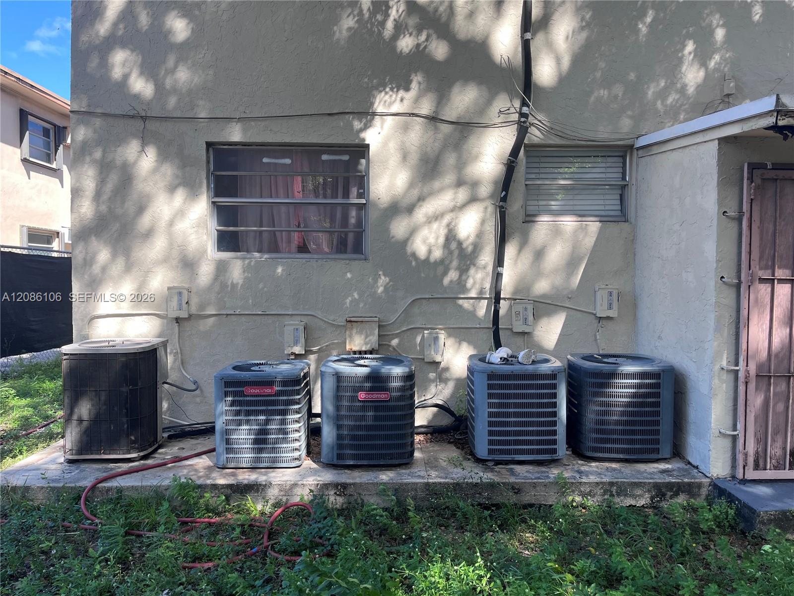   /   кв.футов $ 2026-10-19 0 Фото