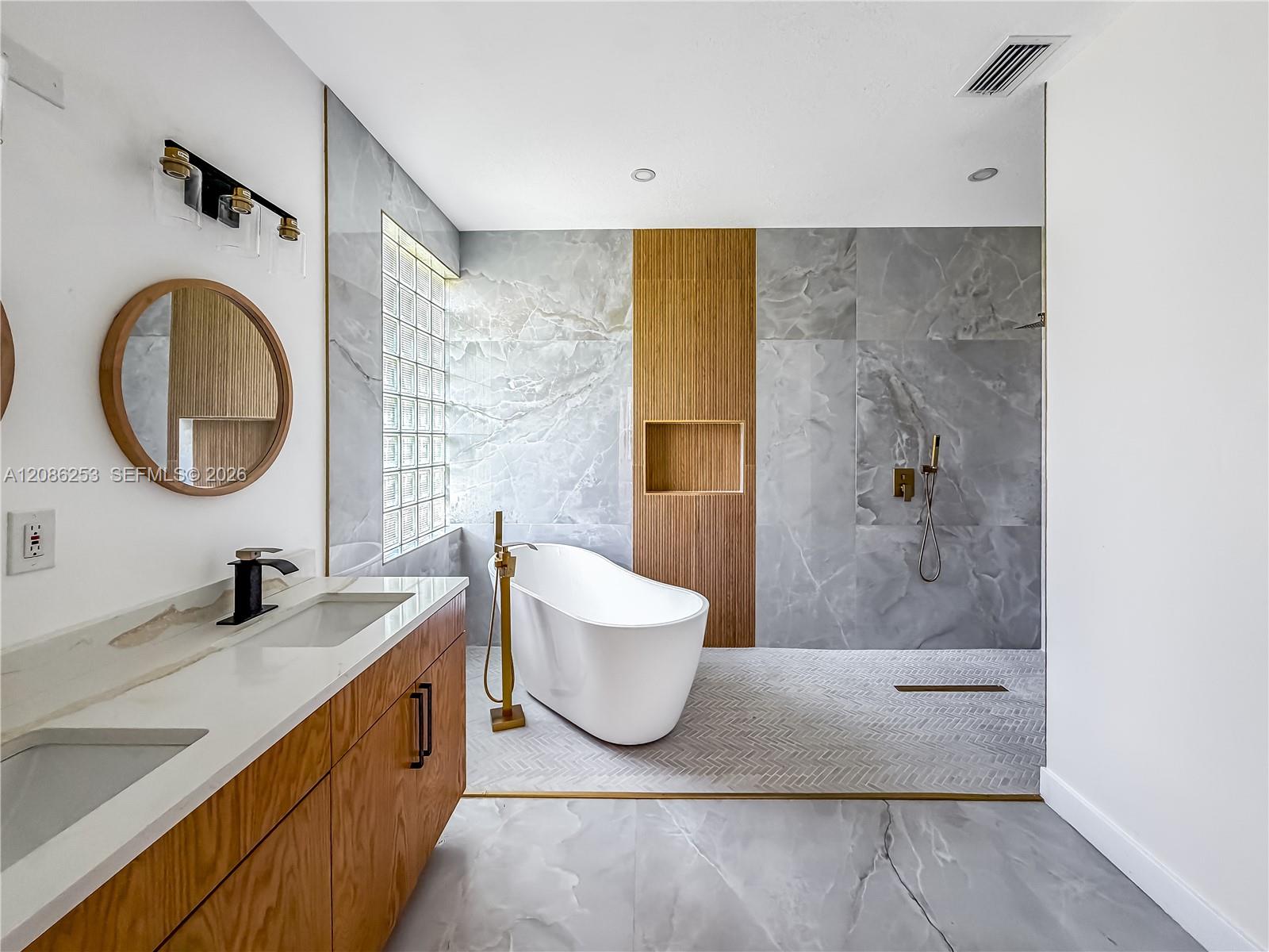 11900 3 / 2 2097 кв.футов $ 2026-09-09 0 Фото