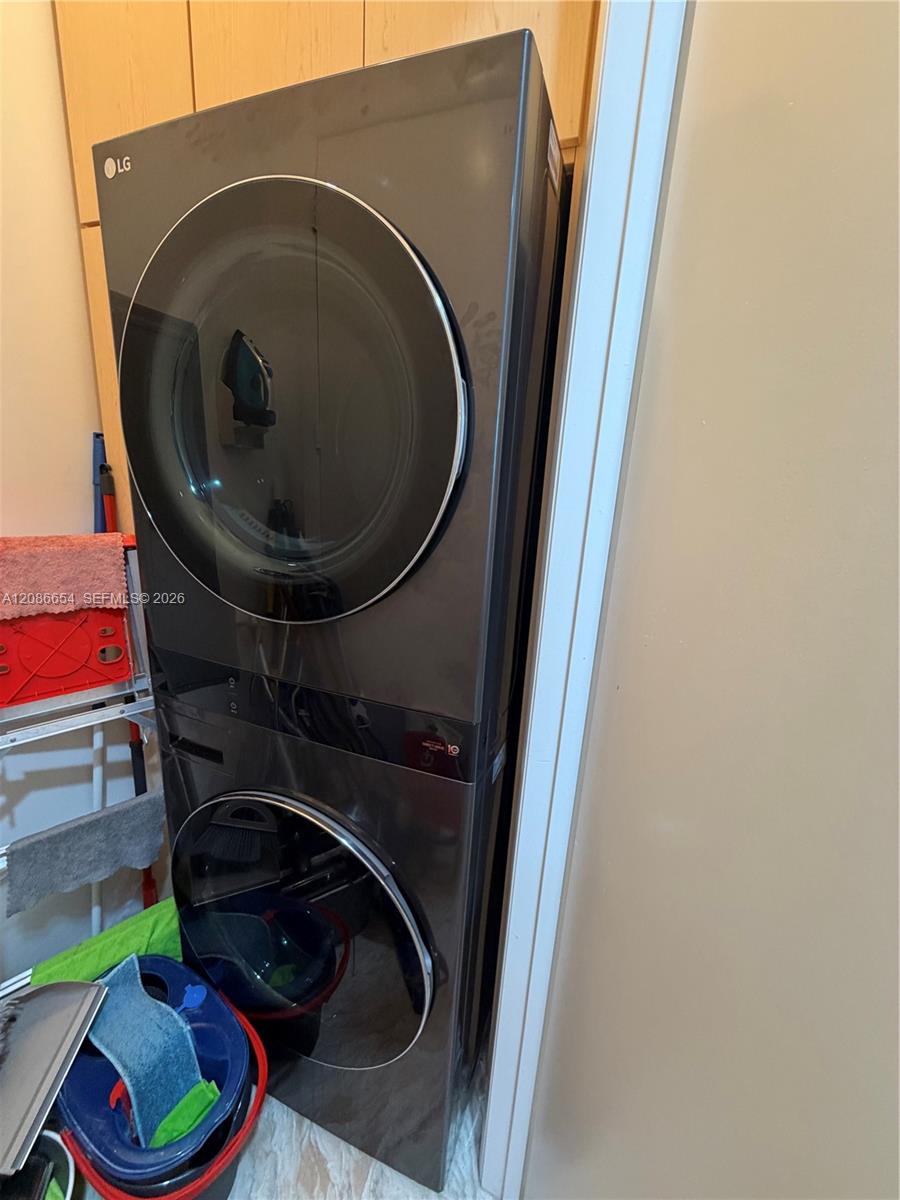 3707 3 / 3 2106 sq. ft. $ 2026-09-10 0 foto