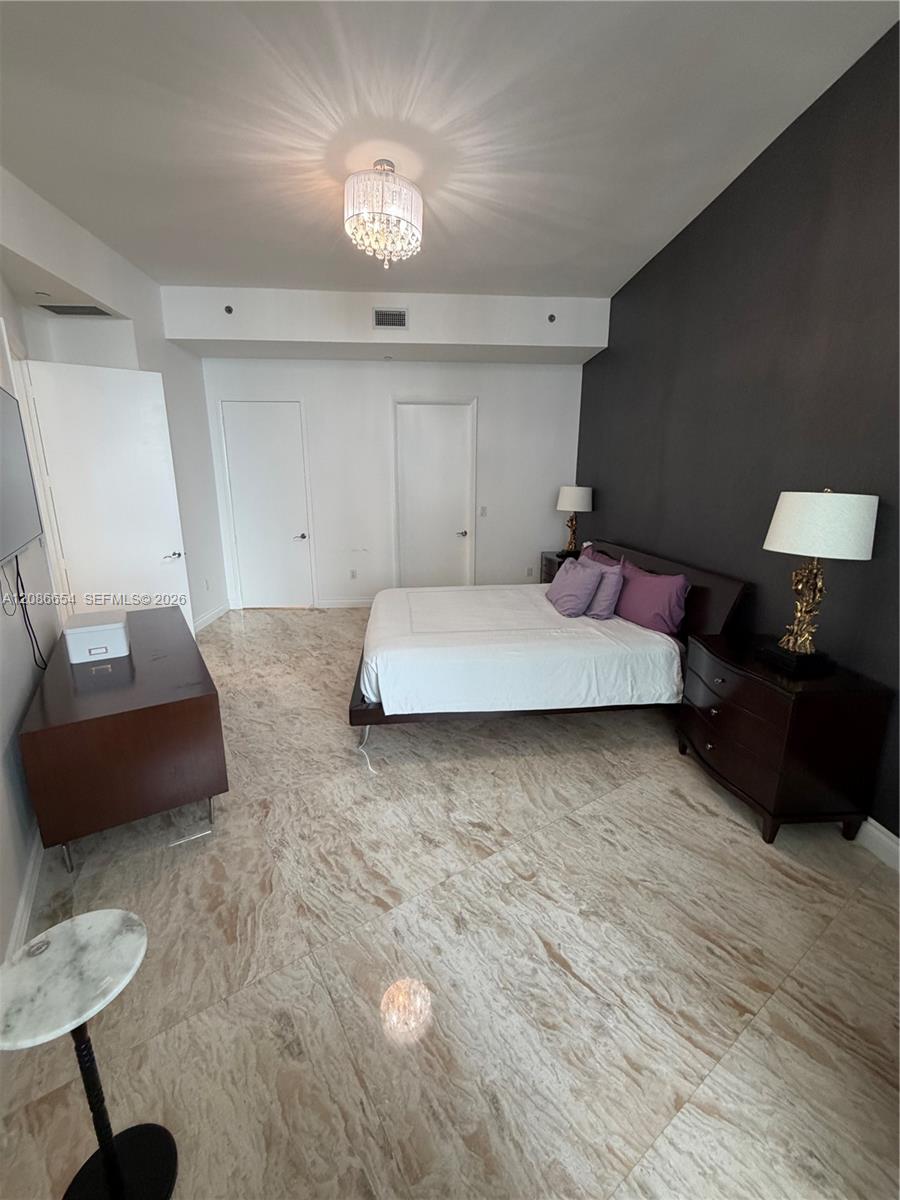 3707 3 / 3 2106 sq. ft. $ 2026-09-10 0 foto
