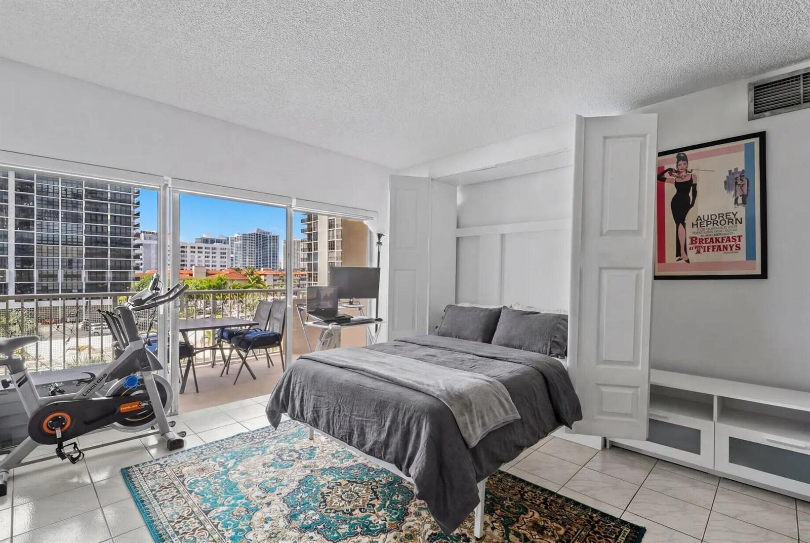 See details 3A 1 / 870 sq. ft. $ 2026-10-13 0 Photo