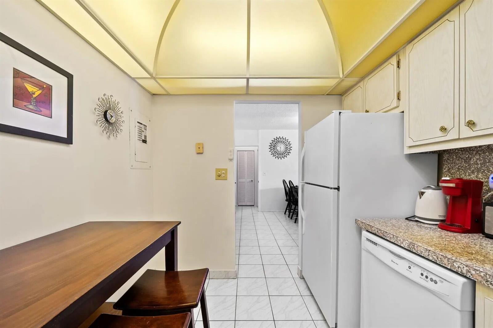 See details 3A 1 / 870 sq. ft. $ 2026-10-13 0 Photo
