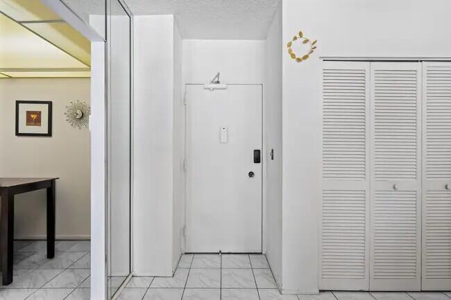 See details 3A 1 / 870 sq. ft. $ 2026-10-13 0 Photo