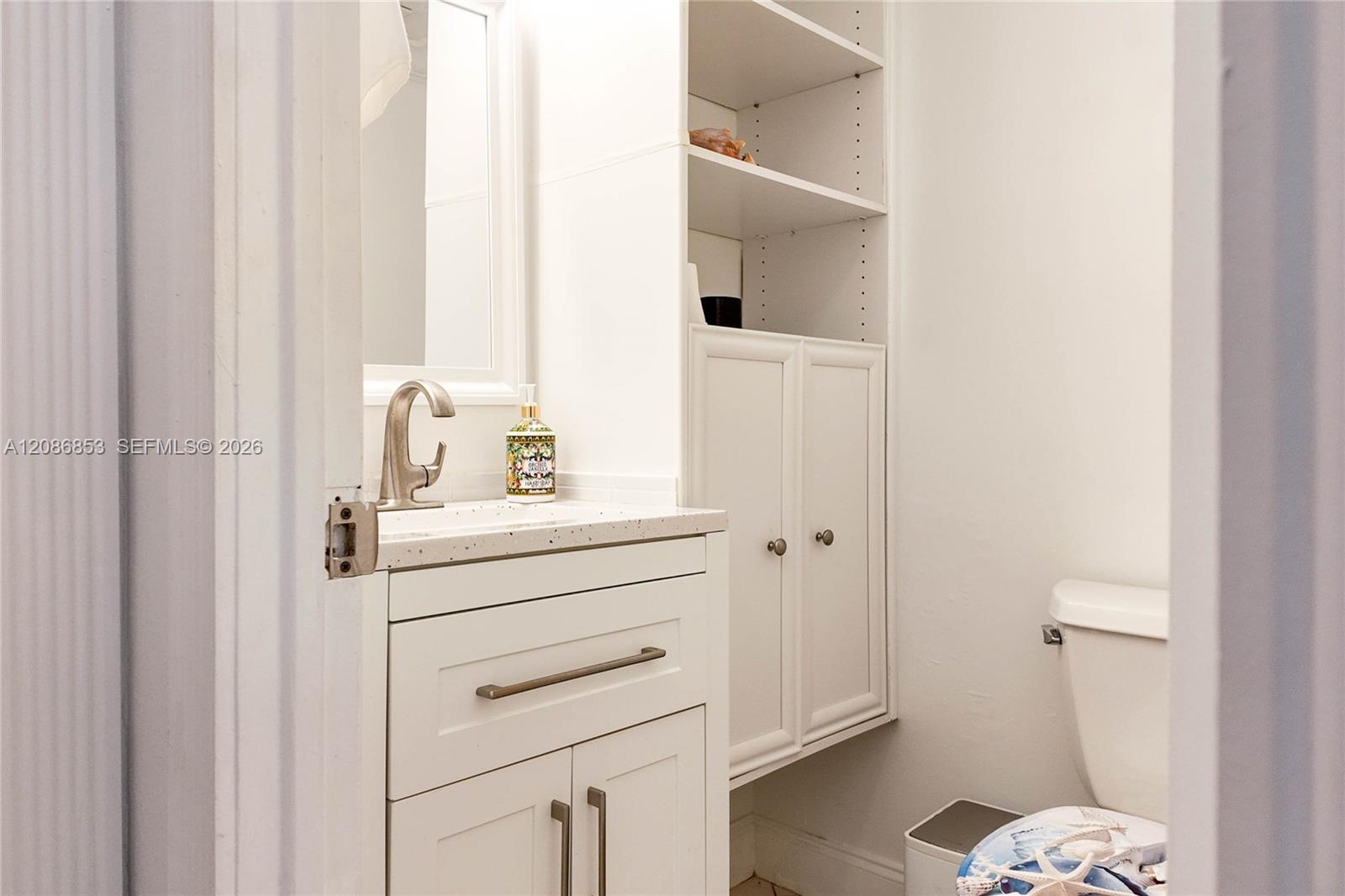 See details 4A 1 / 2 870 sq. ft. $ 2026-09-10 0 Photo