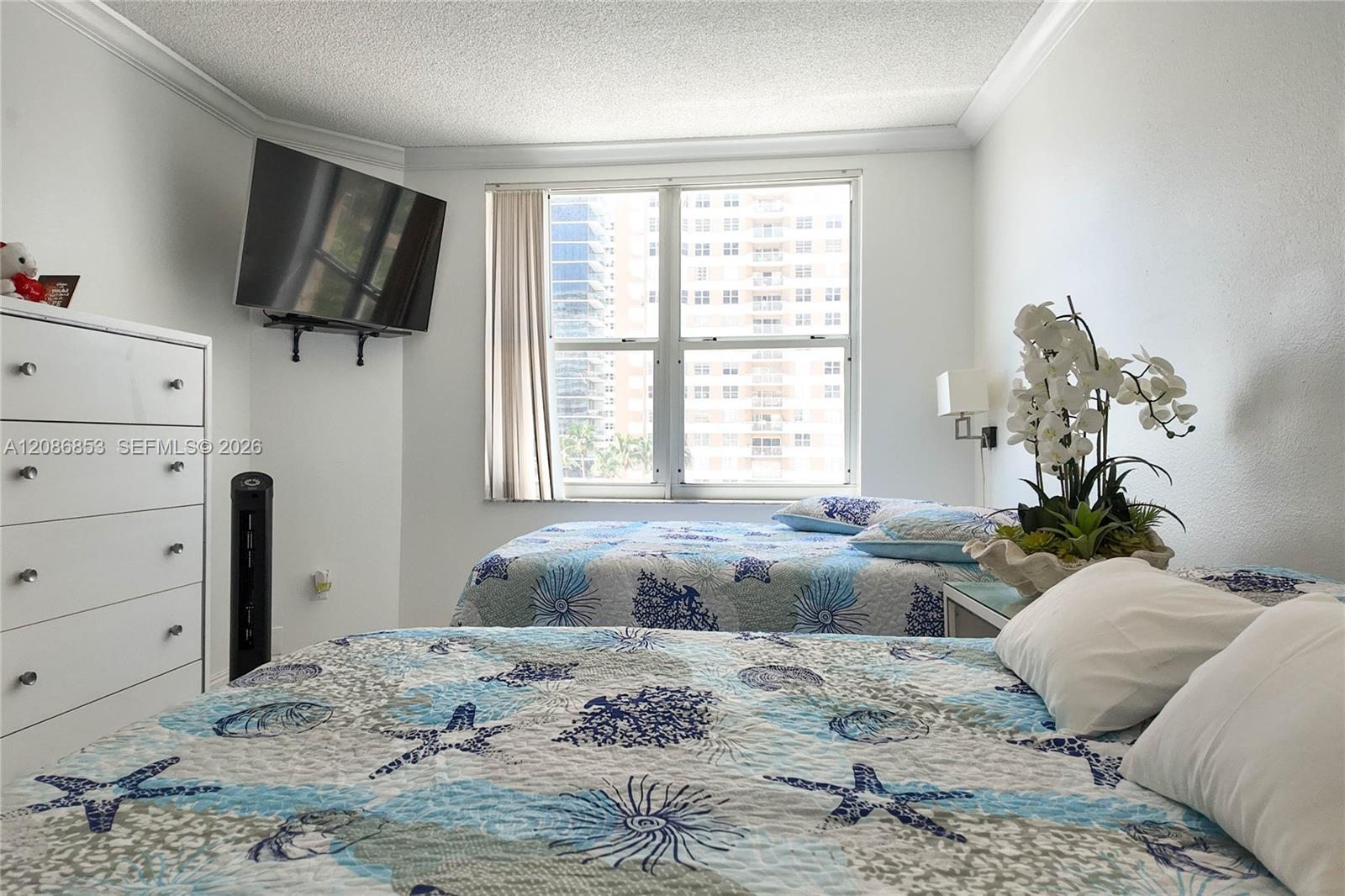 See details 4A 1 / 2 870 sq. ft. $ 2026-09-10 0 Photo