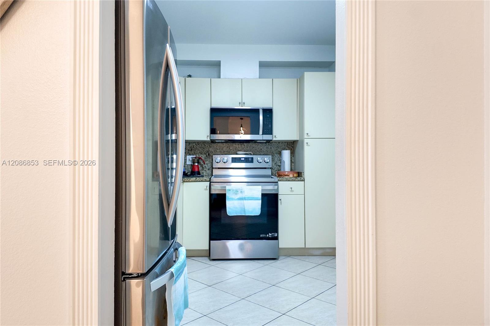 See details 4A 1 / 2 870 sq. ft. $ 2026-09-10 0 Photo