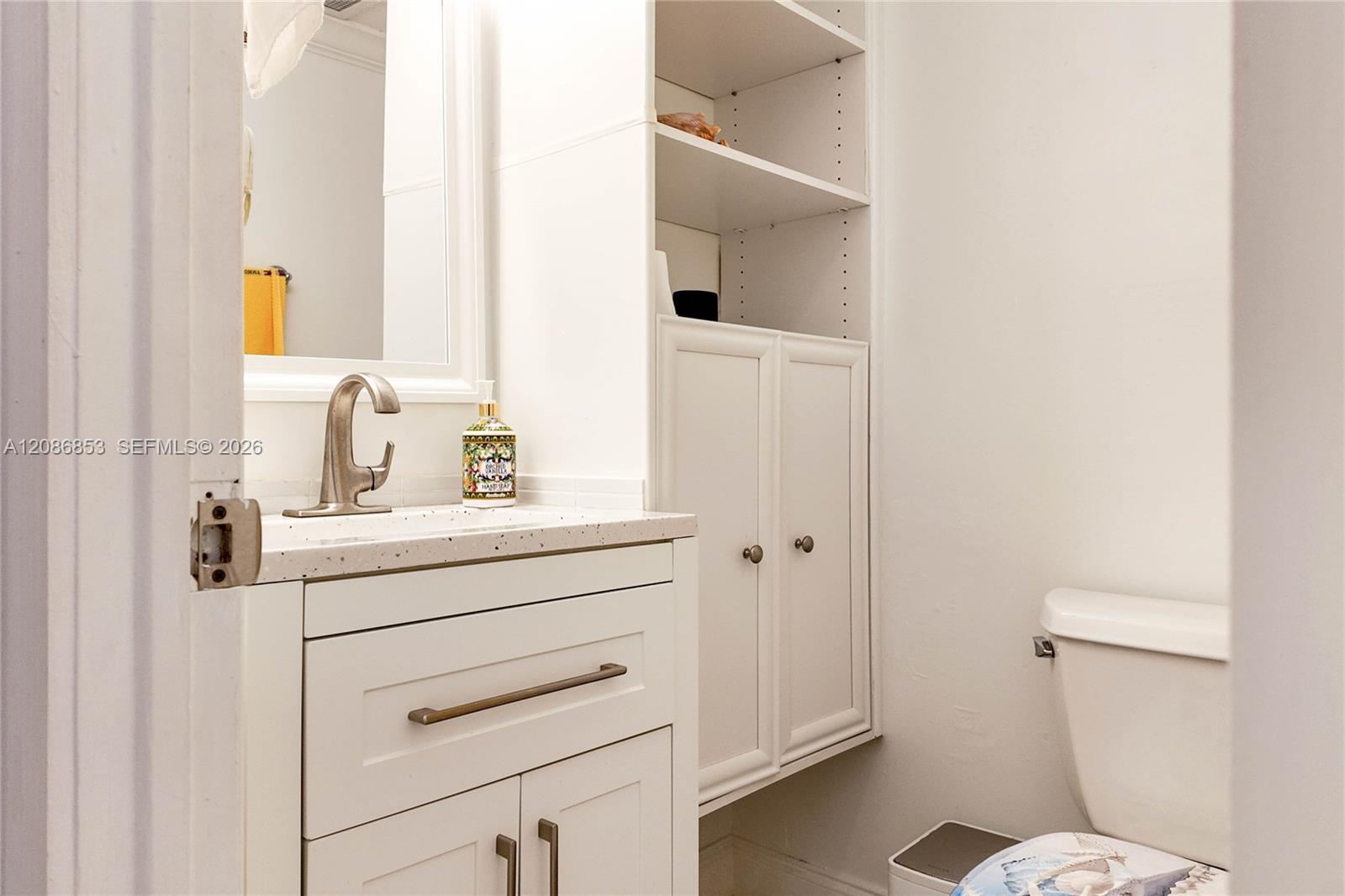See details 4A 1 / 2 870 sq. ft. $ 2026-09-10 0 Photo