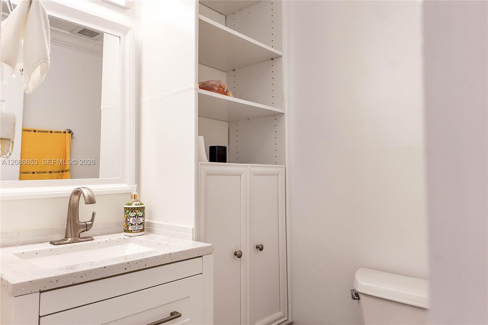 See details 4A 1 / 2 870 sq. ft. $ 2026-09-10 0 Photo