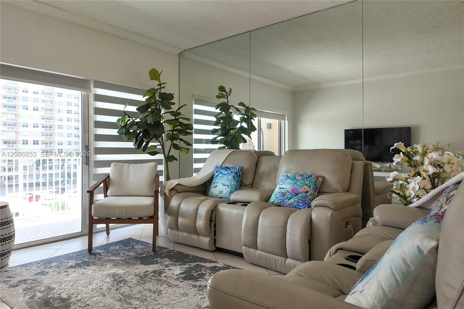 See details 4A 1 / 2 870 sq. ft. $ 2026-09-10 0 Photo
