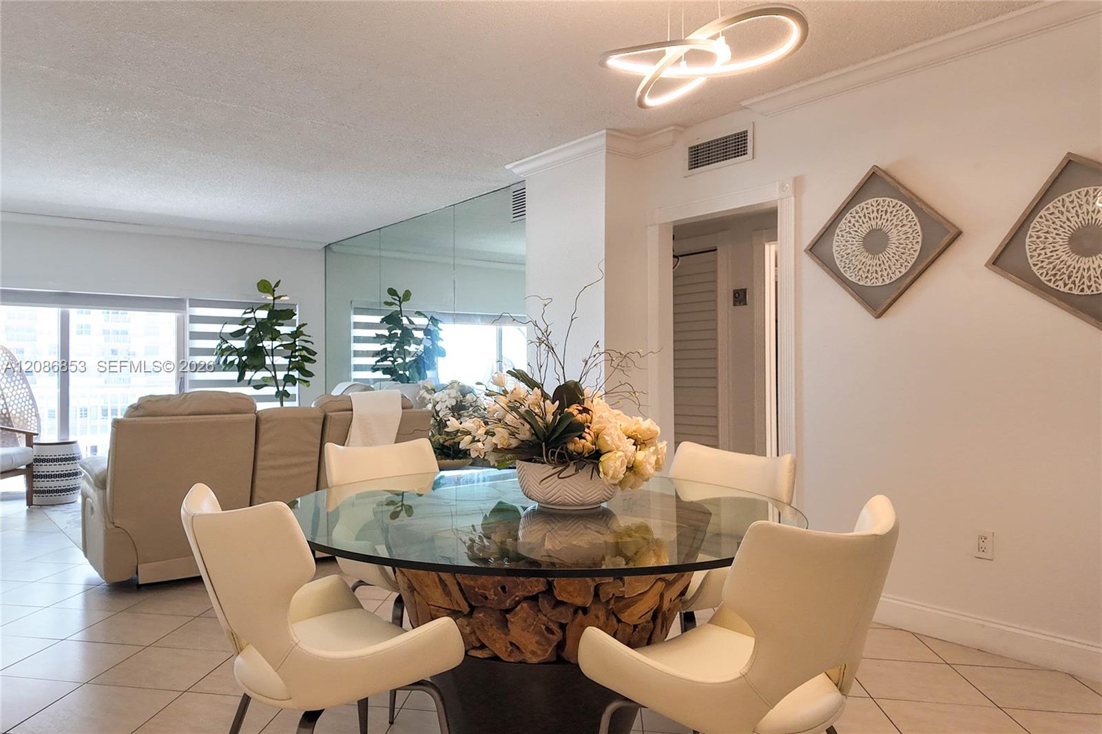 See details 4A 1 / 2 870 sq. ft. $ 2026-09-10 0 Photo