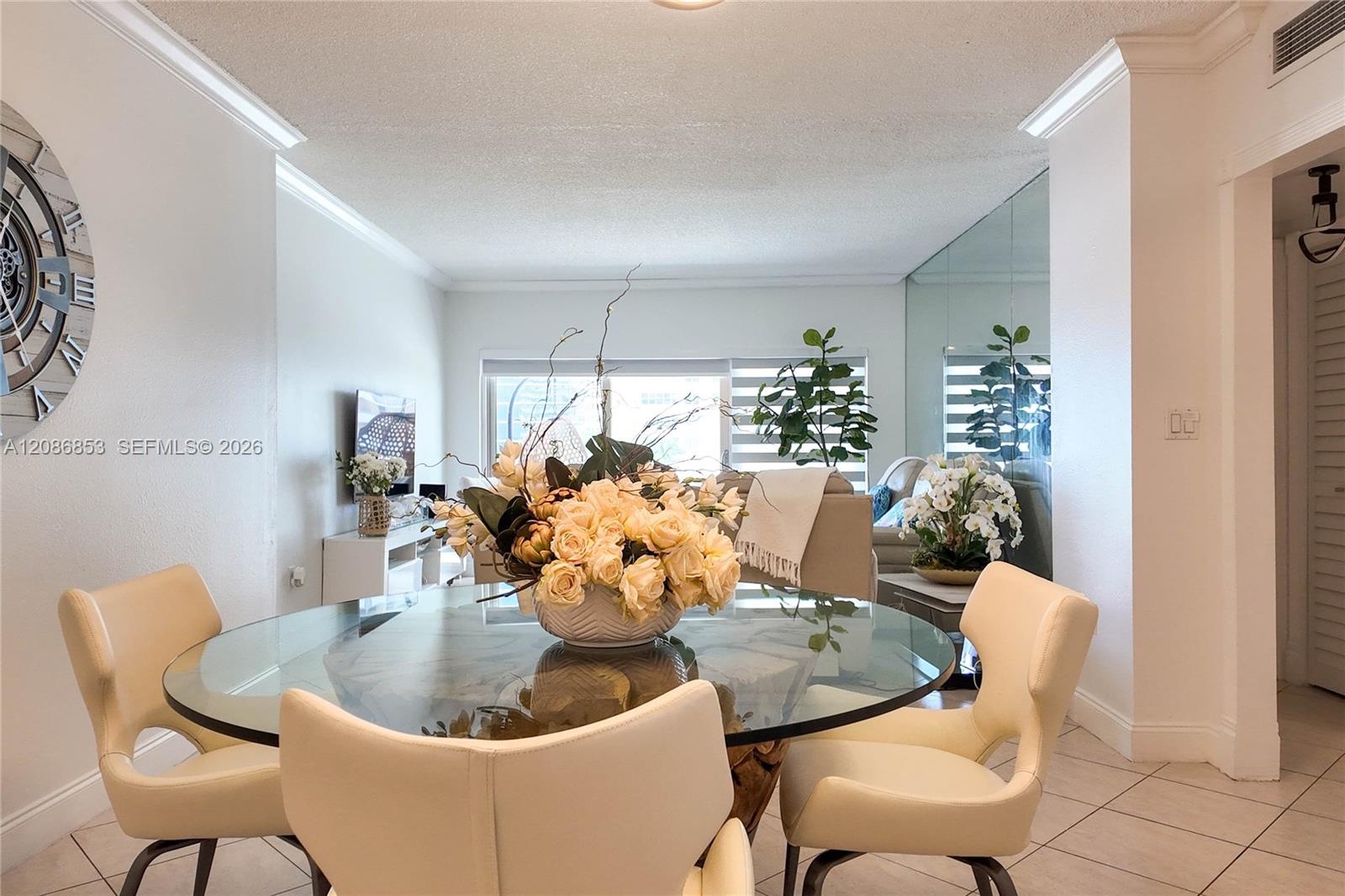 See details 4A 1 / 2 870 sq. ft. $ 2026-09-10 0 Photo