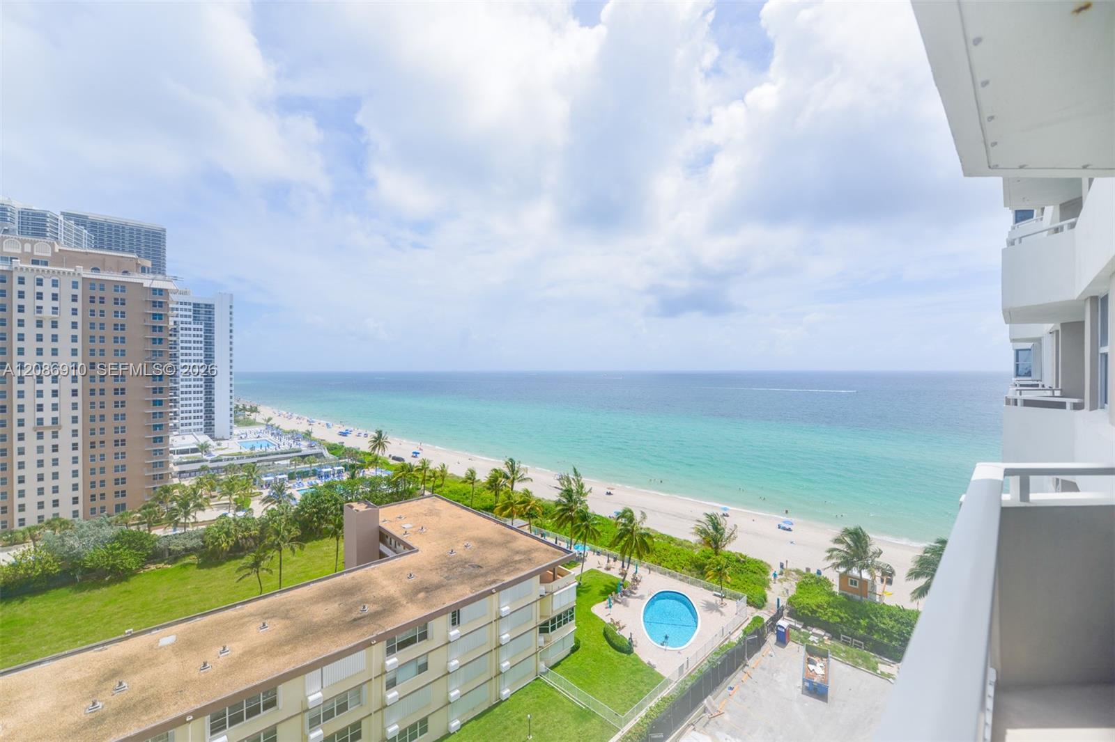 See details 11H 2 / 2 1240 sq. ft. $ 2026-09-10 0 Photo