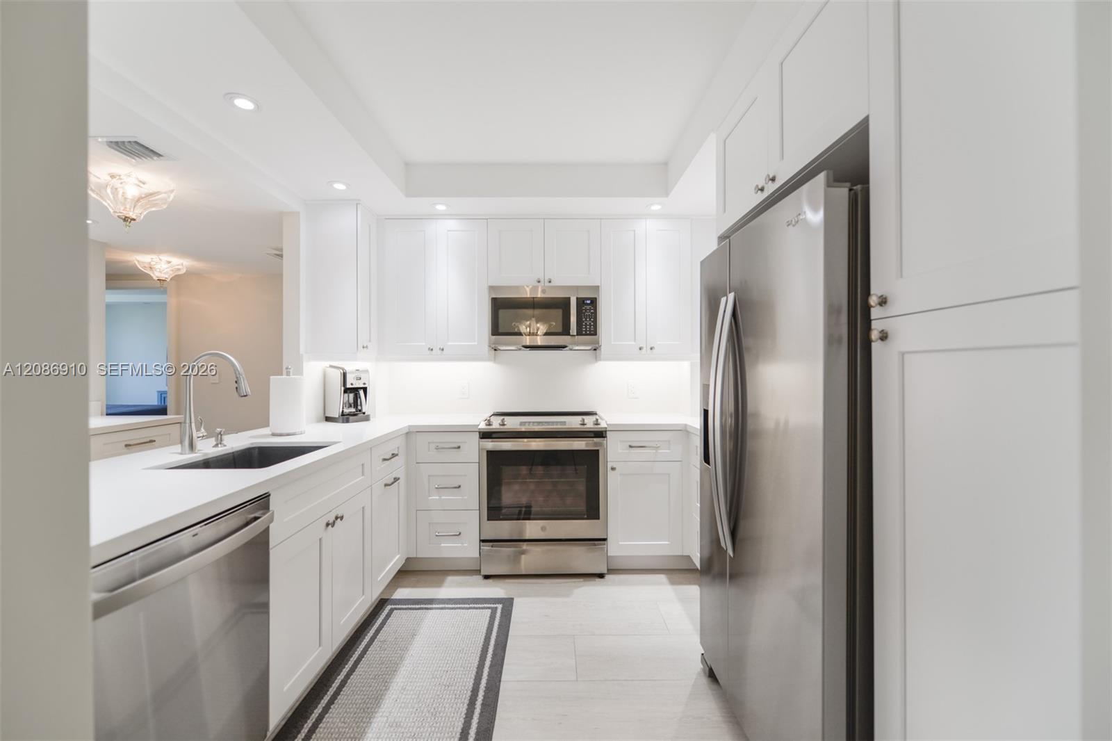 See details 11H 2 / 2 1240 sq. ft. $ 2026-09-10 0 Photo
