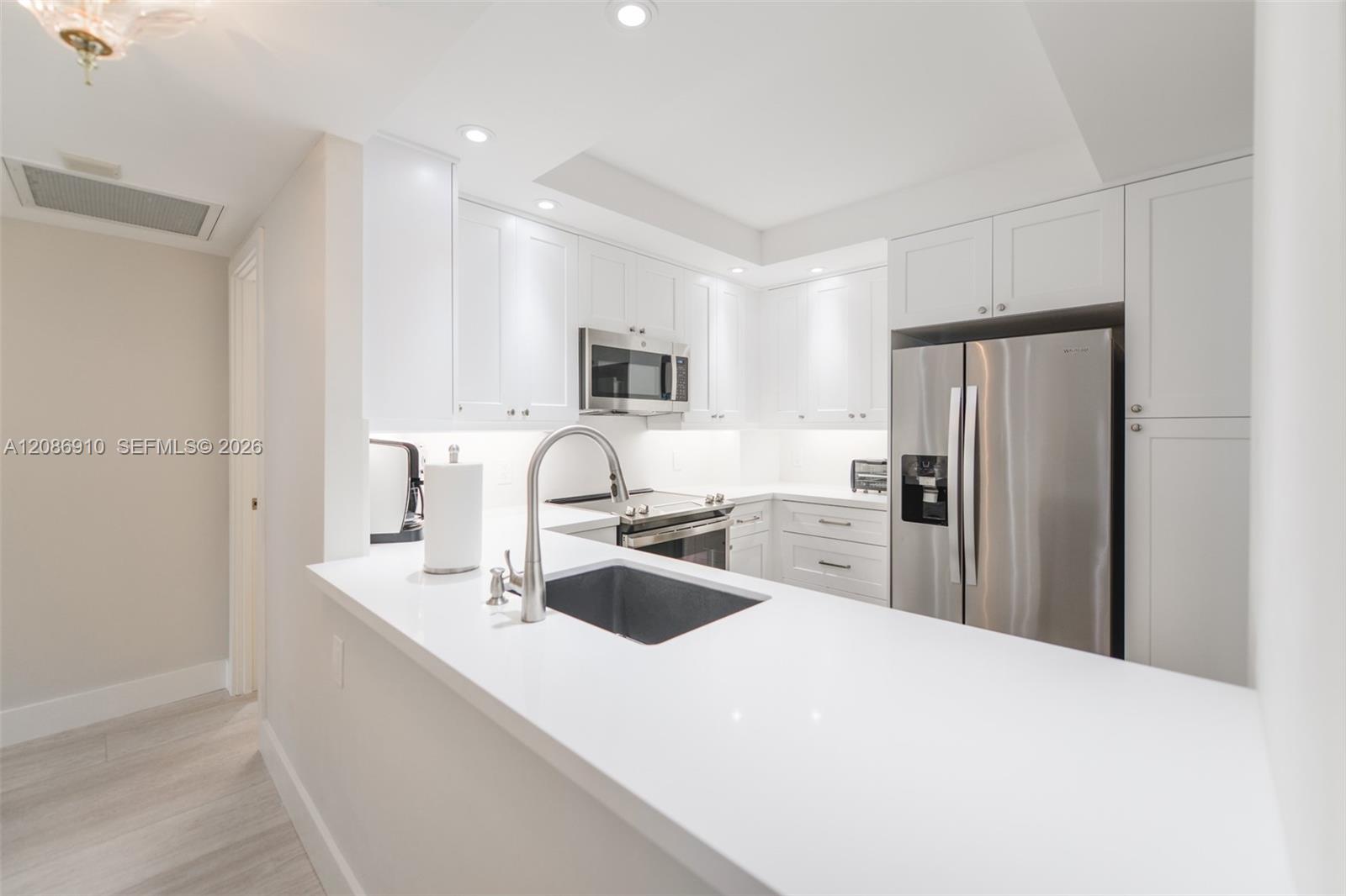 See details 11H 2 / 2 1240 sq. ft. $ 2026-09-10 0 Photo