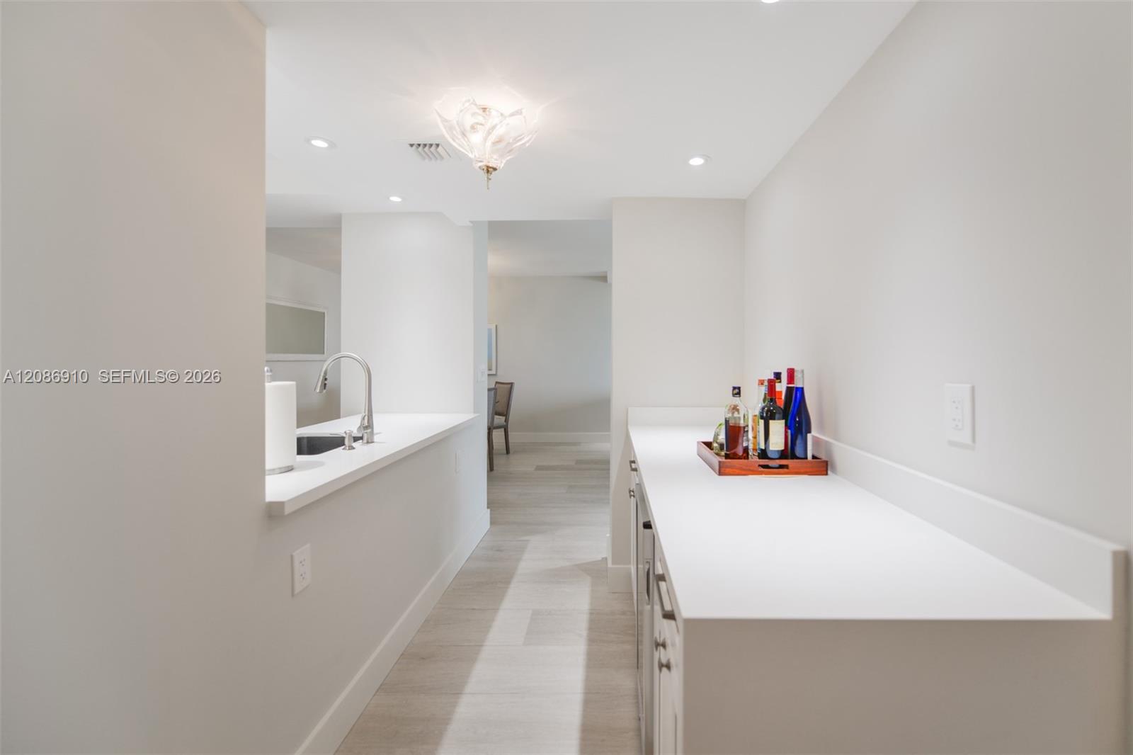 See details 11H 2 / 2 1240 sq. ft. $ 2026-09-10 0 Photo