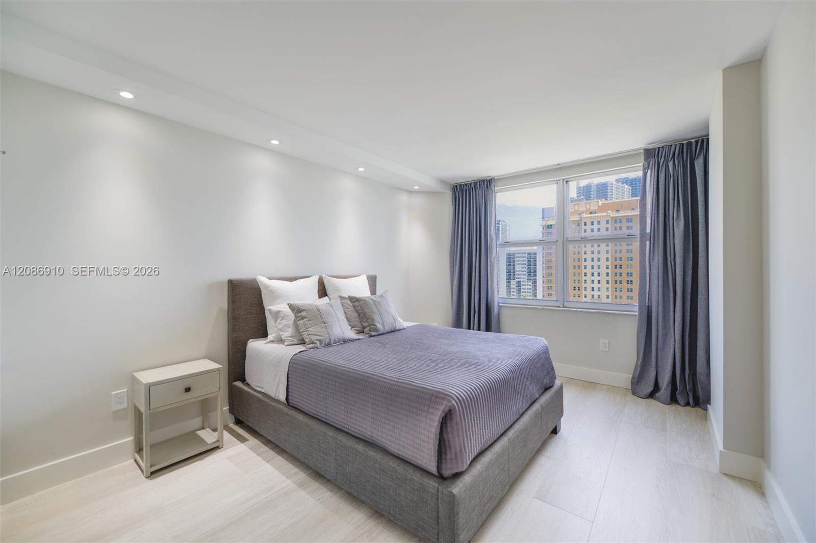 See details 11H 2 / 2 1240 sq. ft. $ 2026-09-10 0 Photo