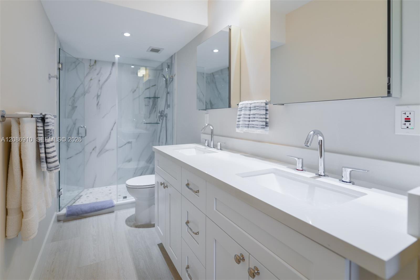 See details 11H 2 / 2 1240 sq. ft. $ 2026-09-10 0 Photo