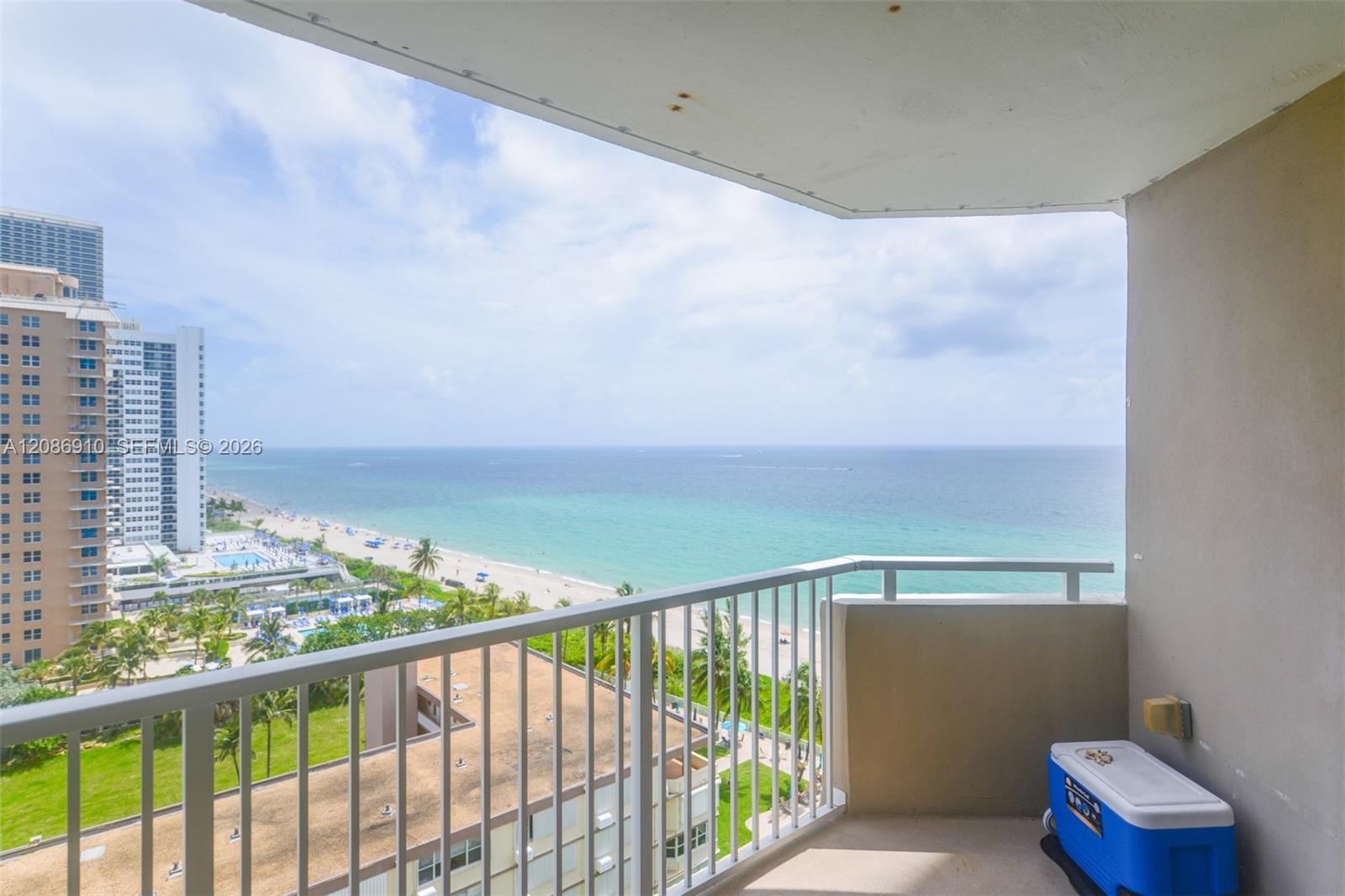 See details 11H 2 / 2 1240 sq. ft. $ 2026-09-10 0 Photo