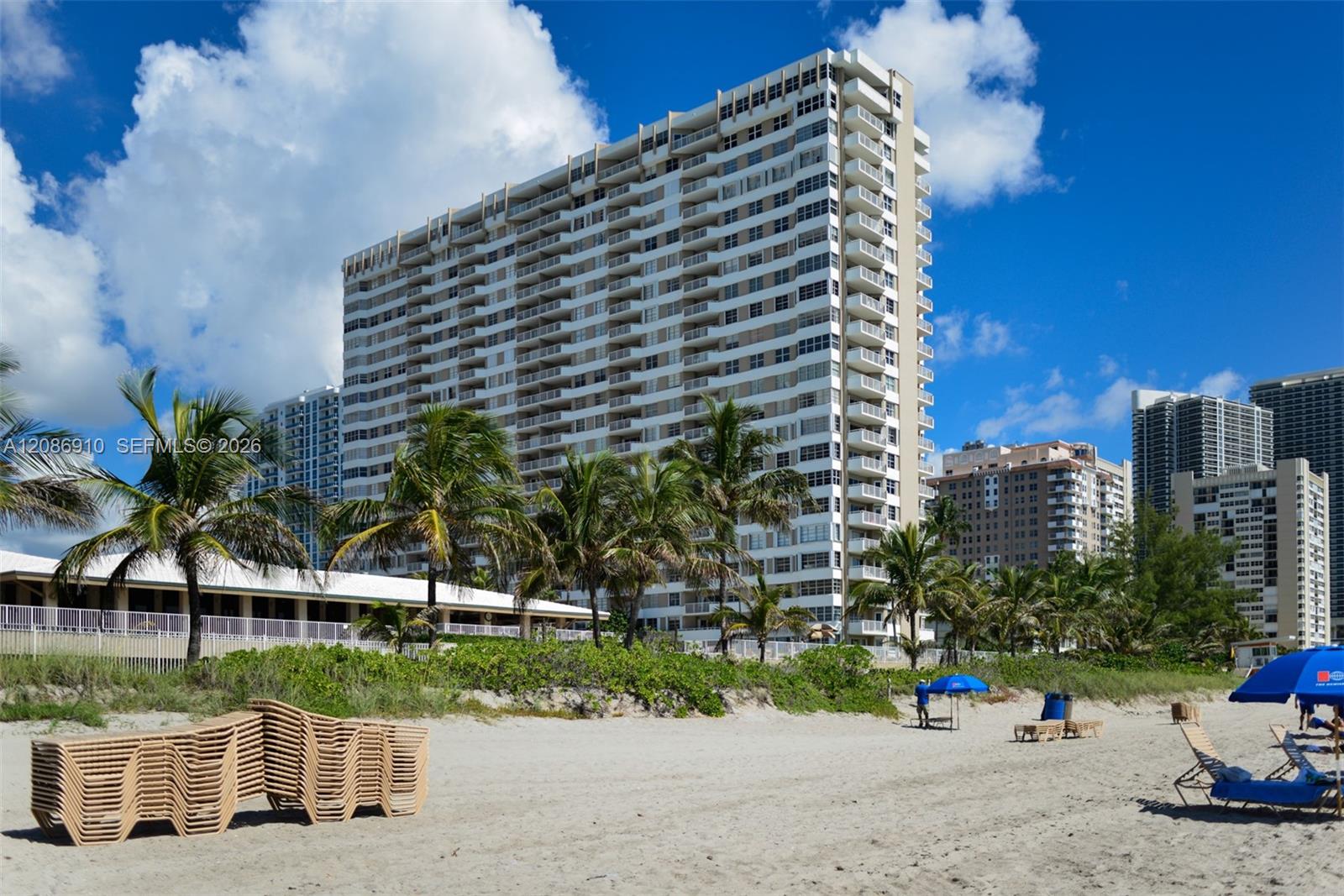 See details 11H 2 / 2 1240 sq. ft. $ 2026-09-10 0 Photo