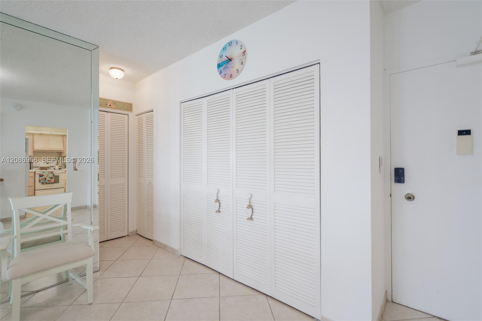 See details 18B 1 / 2 870 sq. ft. $ 2026-09-10 0 Photo