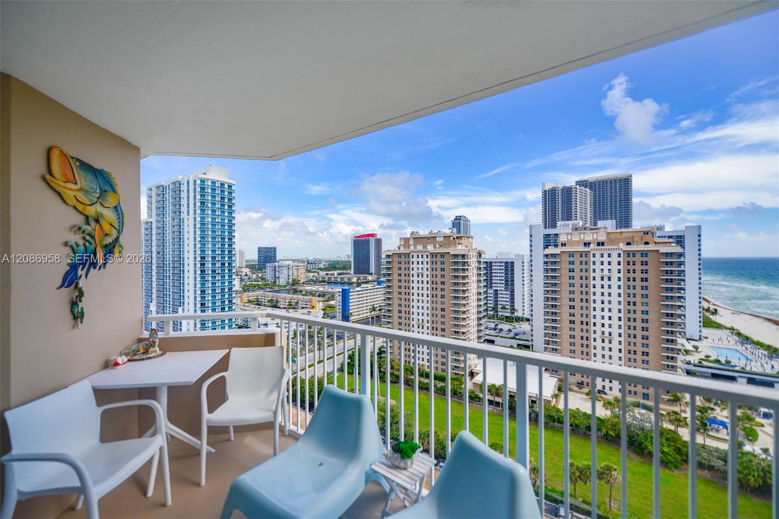 See details 18B 1 / 2 870 sq. ft. $ 2026-09-10 0 Photo