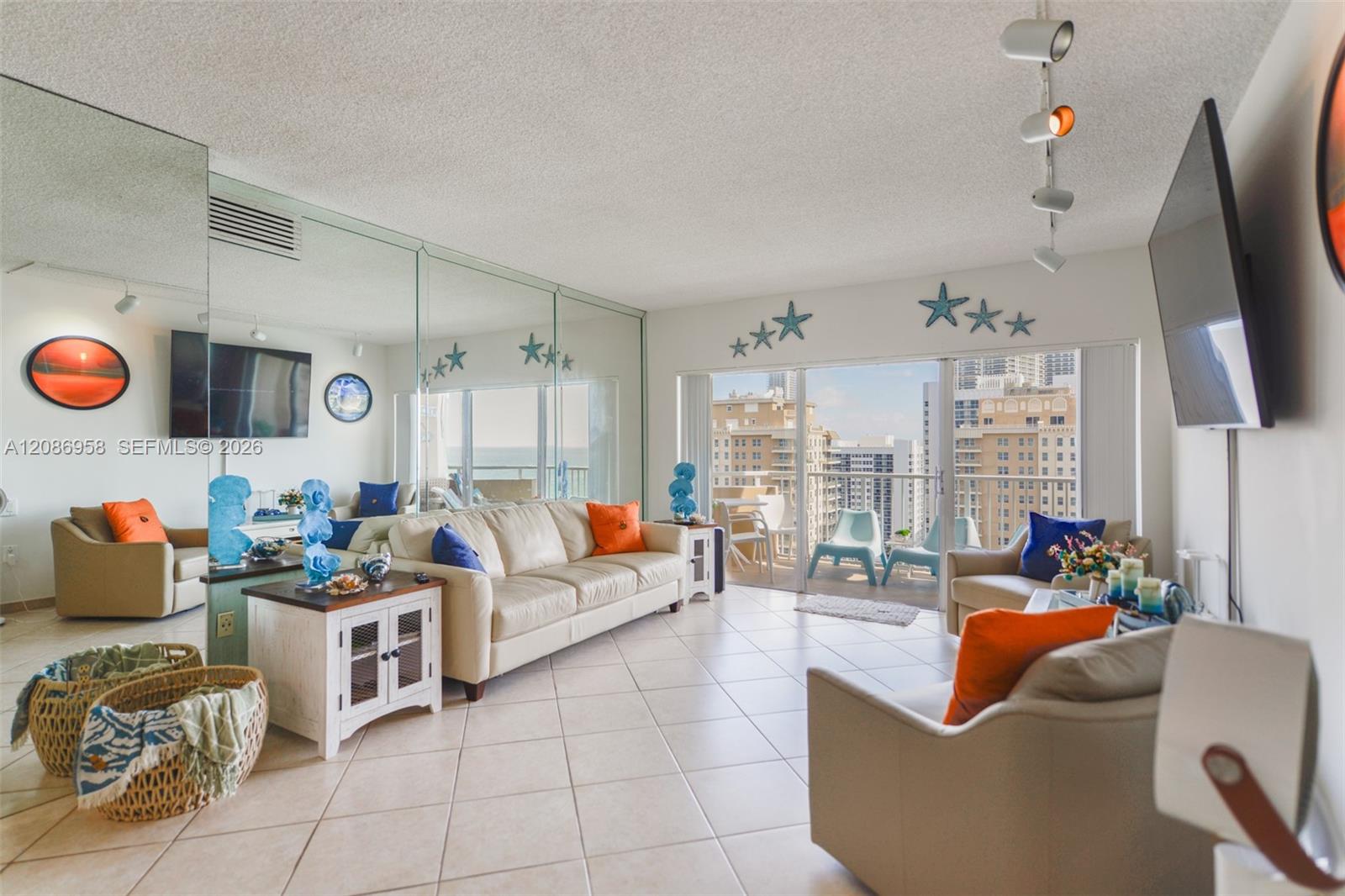See details 18B 1 / 2 870 sq. ft. $ 2026-09-10 0 Photo
