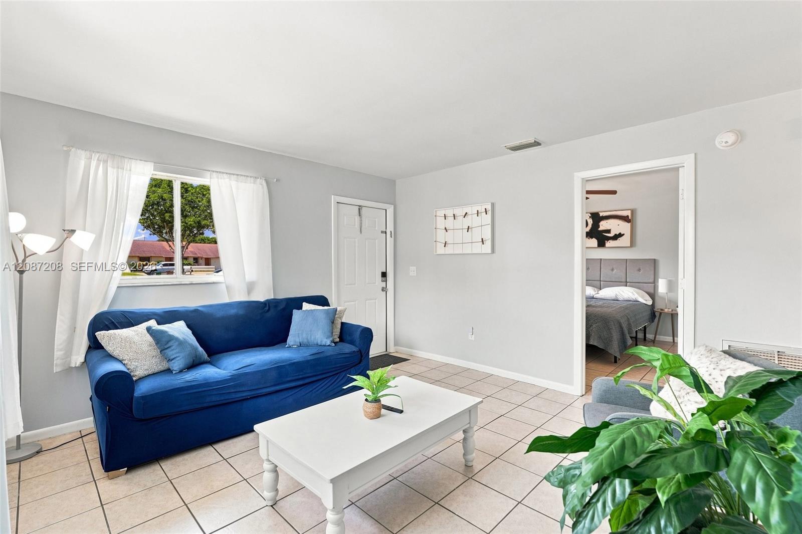   /   sq. ft. $ 2026-09-10 0 foto
