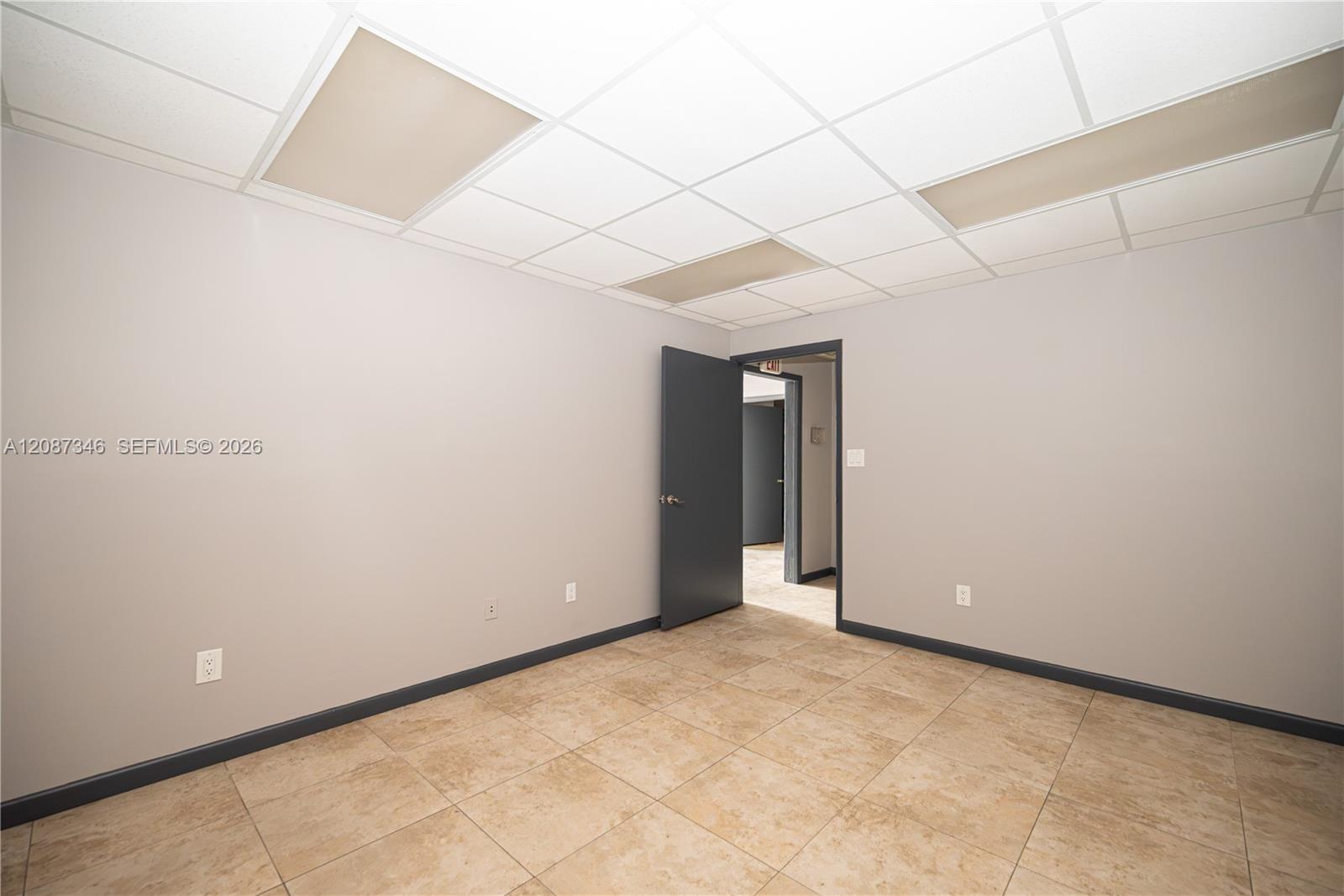   /   sq. ft. $ 2026-09-11 0 foto