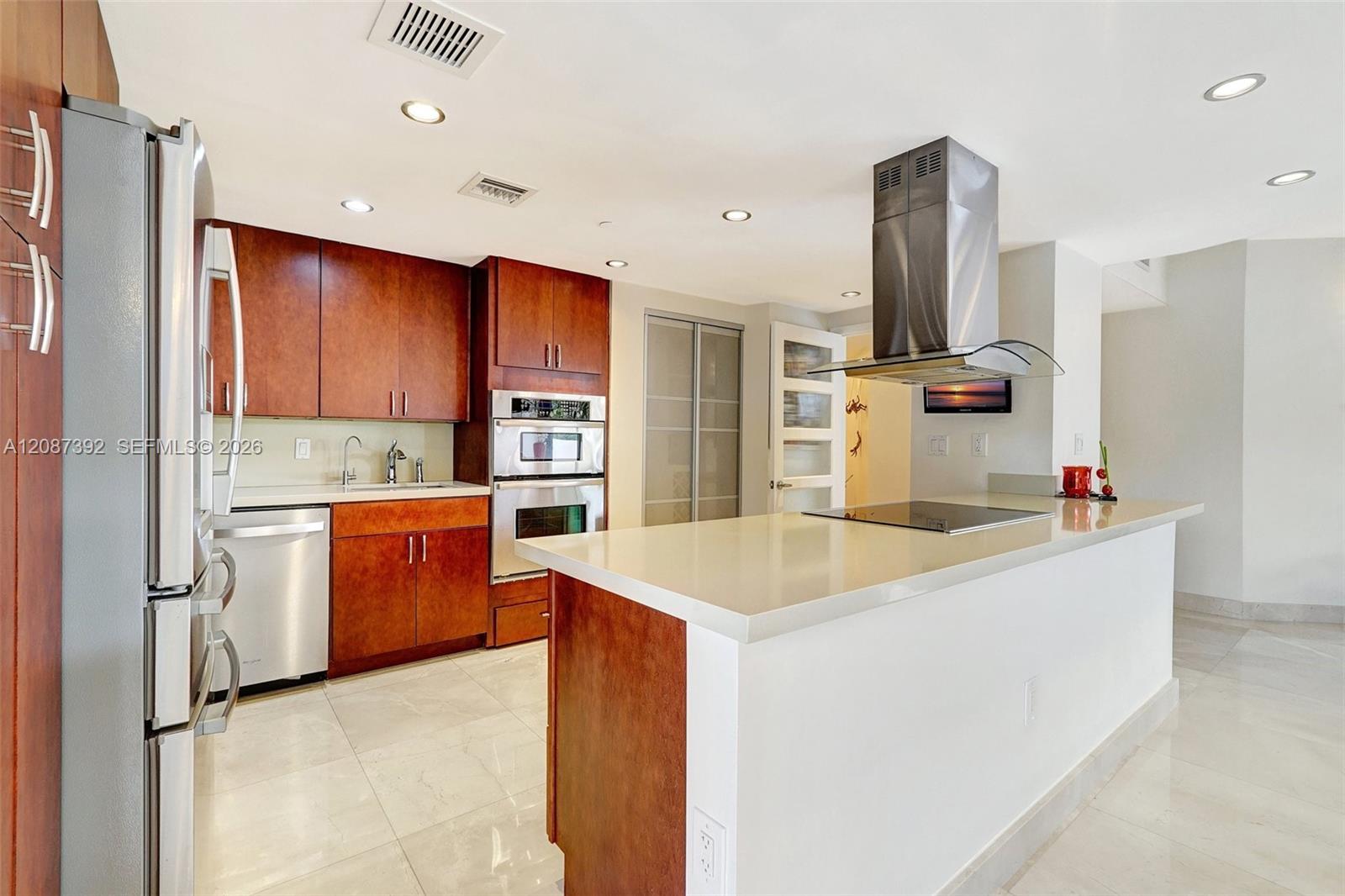 Ver detalles 402 2 / 2 1840 sq. ft. $ 2026-09-11 0 foto
