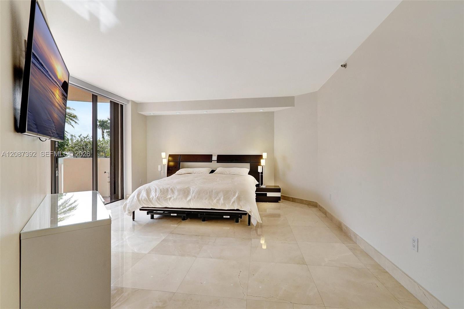 Ver detalles 402 2 / 2 1840 sq. ft. $ 2026-09-11 0 foto
