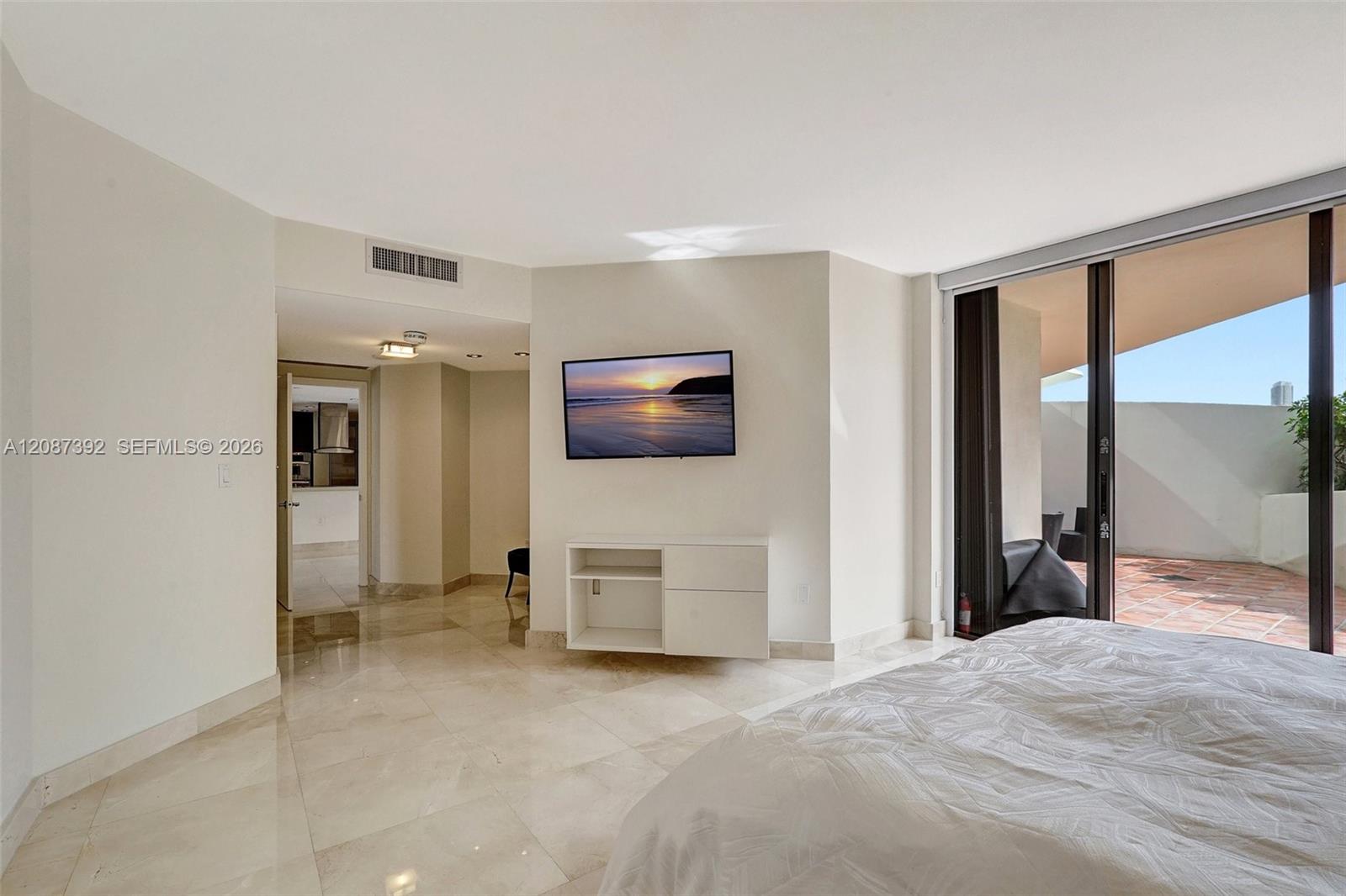 Ver detalles 402 2 / 2 1840 sq. ft. $ 2026-09-11 0 foto