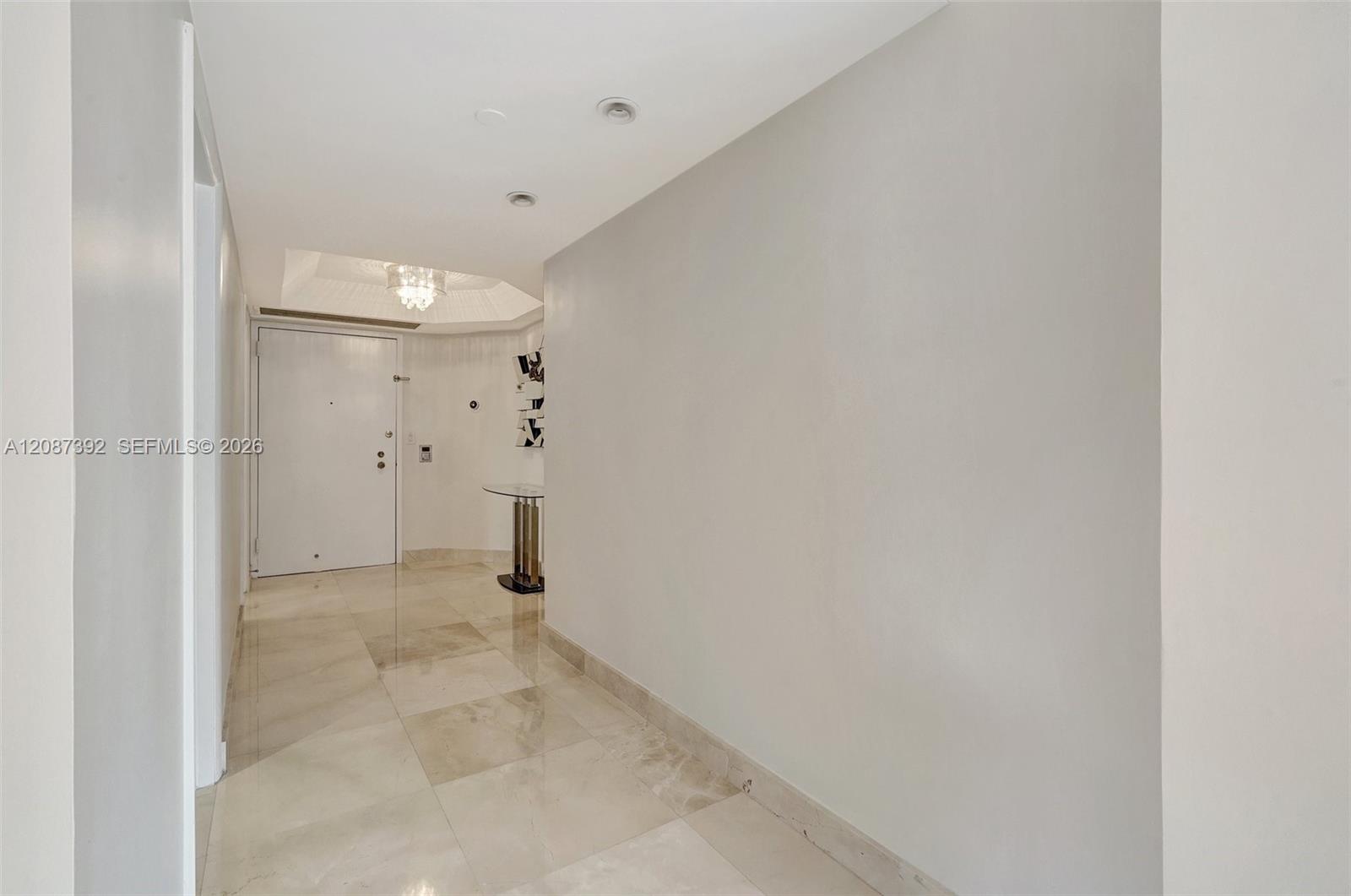 Ver detalles 402 2 / 2 1840 sq. ft. $ 2026-09-11 0 foto