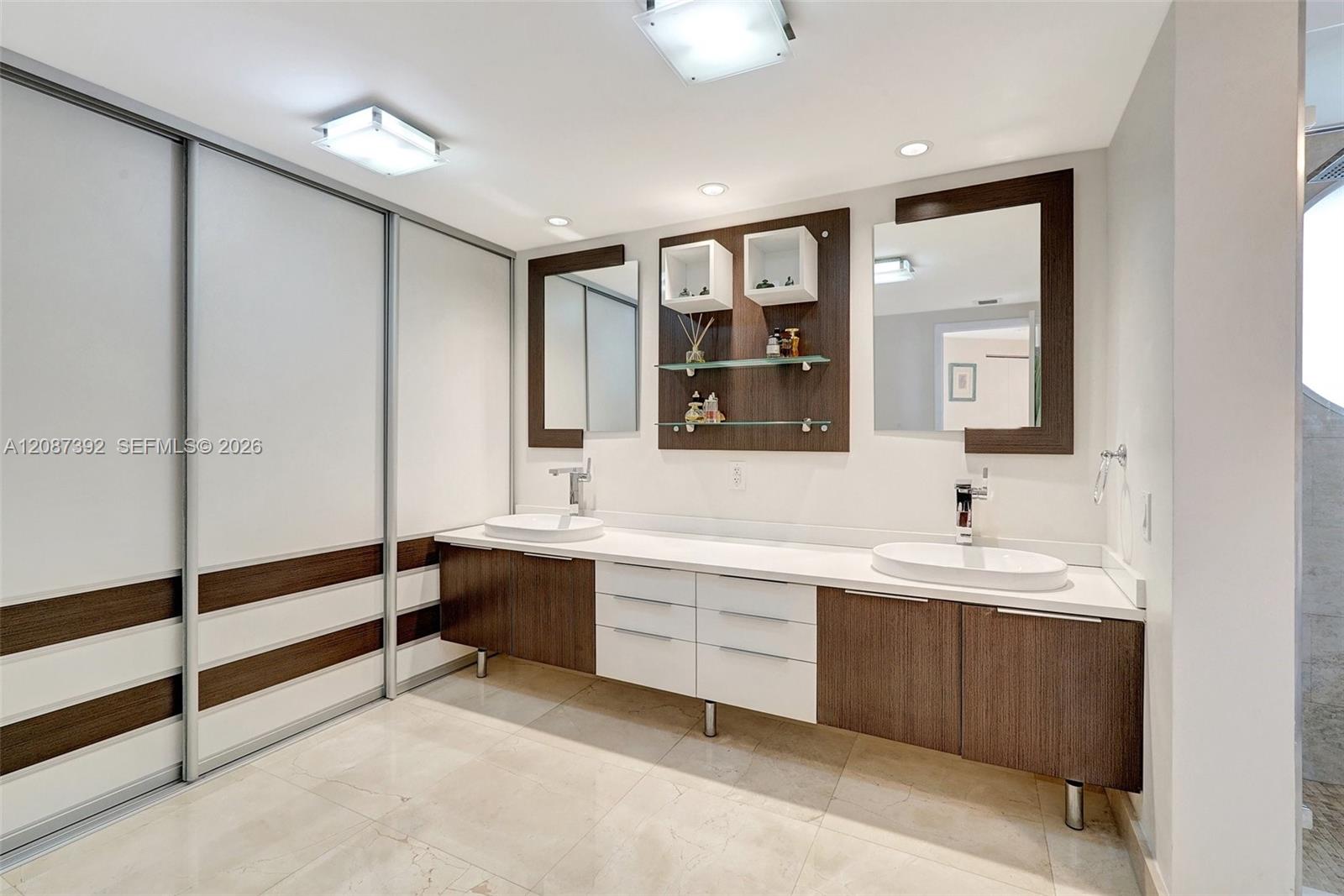 Ver detalles 402 2 / 2 1840 sq. ft. $ 2026-09-11 0 foto