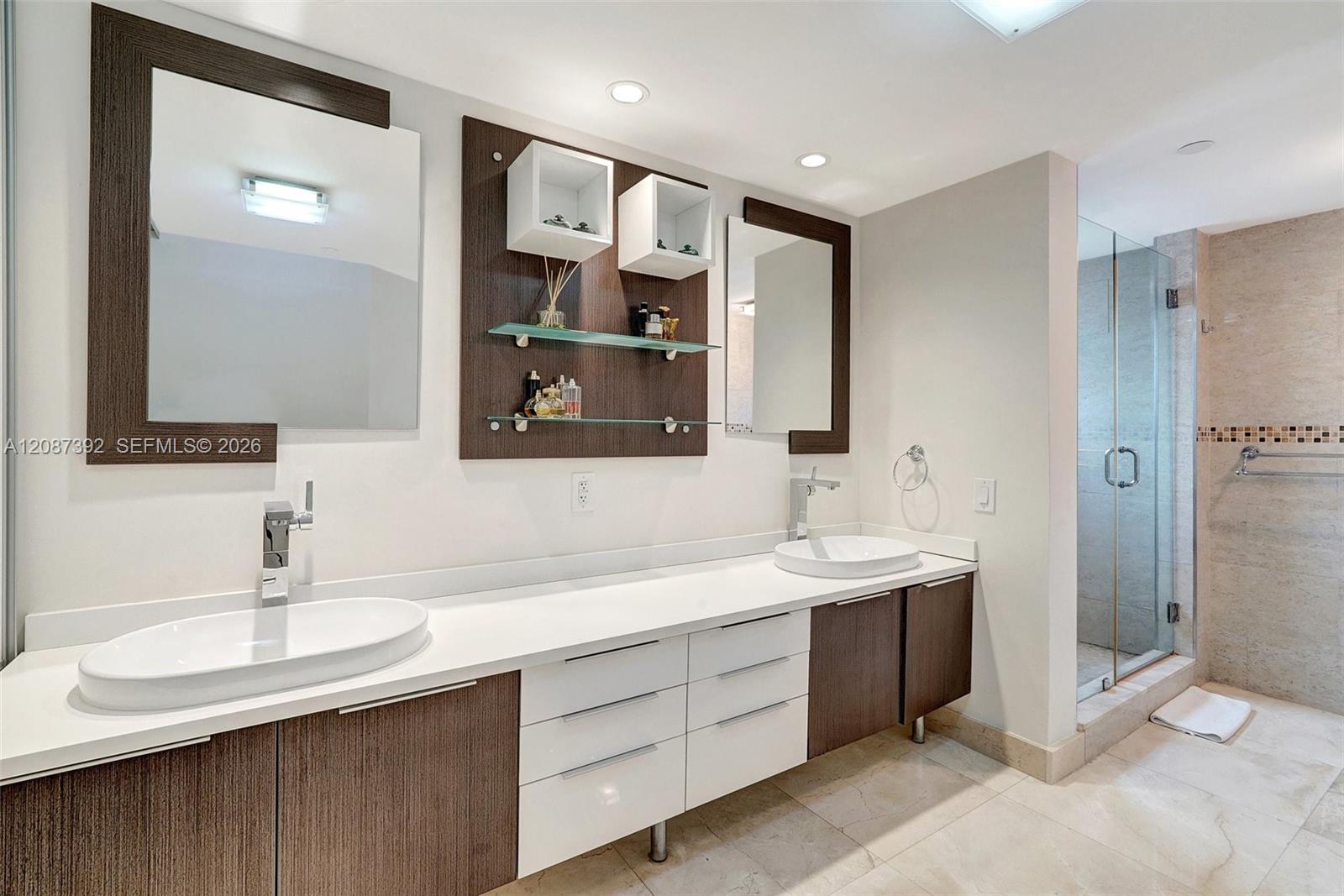 Ver detalles 402 2 / 2 1840 sq. ft. $ 2026-09-11 0 foto