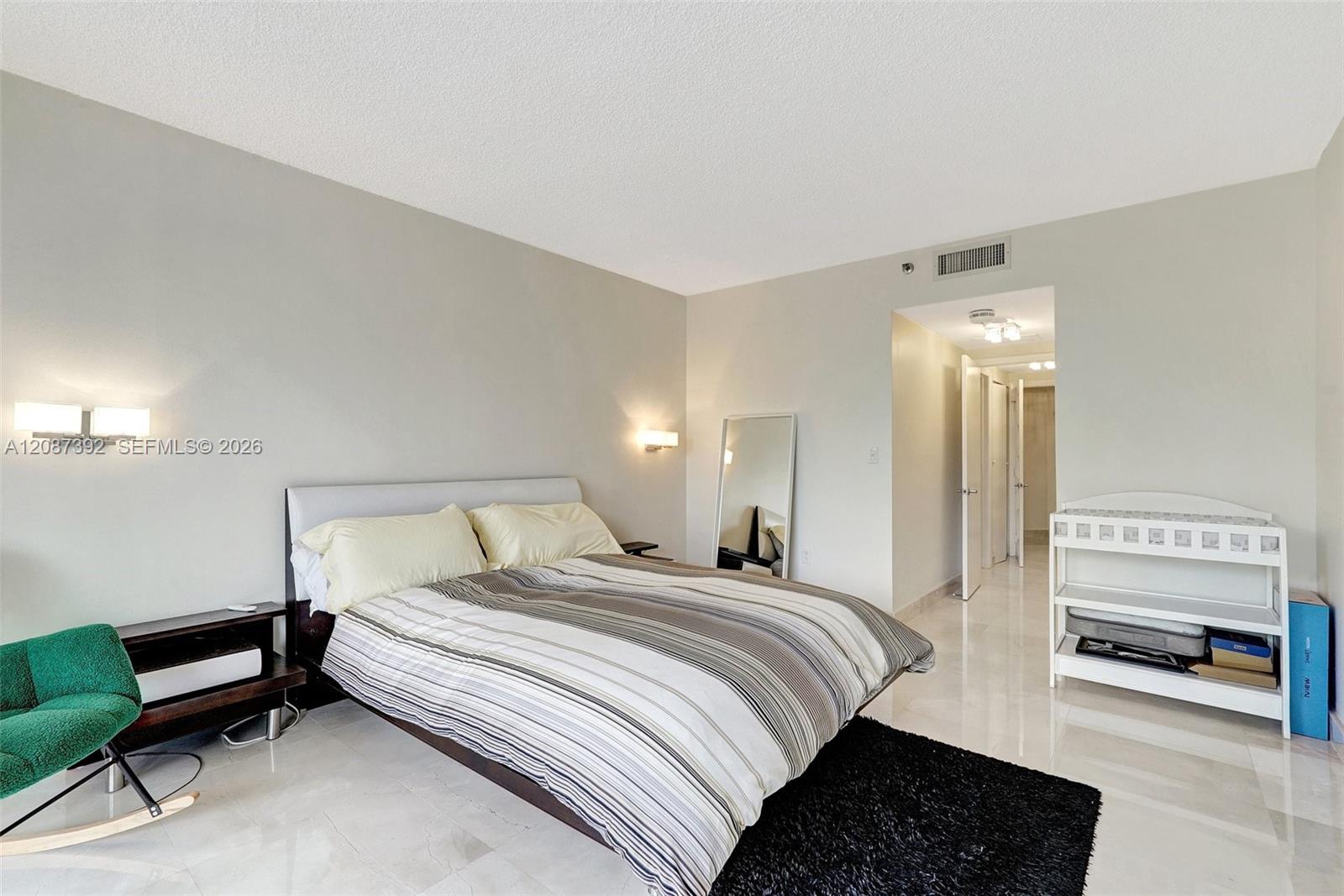 Ver detalles 402 2 / 2 1840 sq. ft. $ 2026-09-11 0 foto