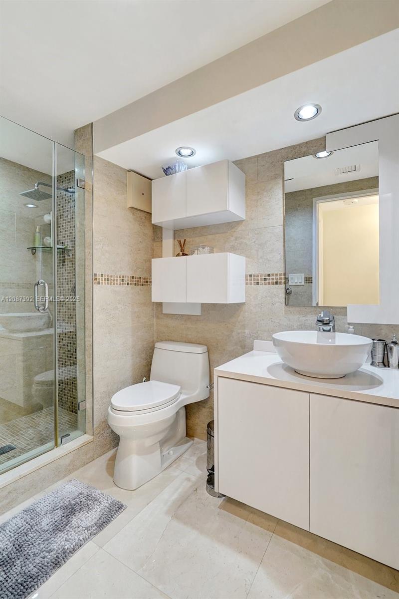 Ver detalles 402 2 / 2 1840 sq. ft. $ 2026-09-11 0 foto