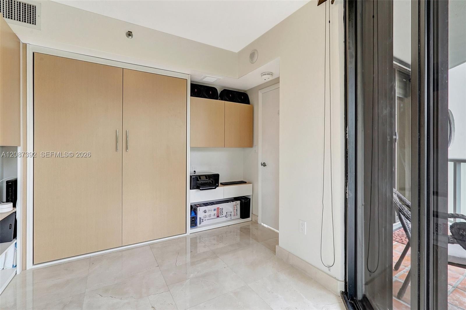 Ver detalles 402 2 / 2 1840 sq. ft. $ 2026-09-11 0 foto