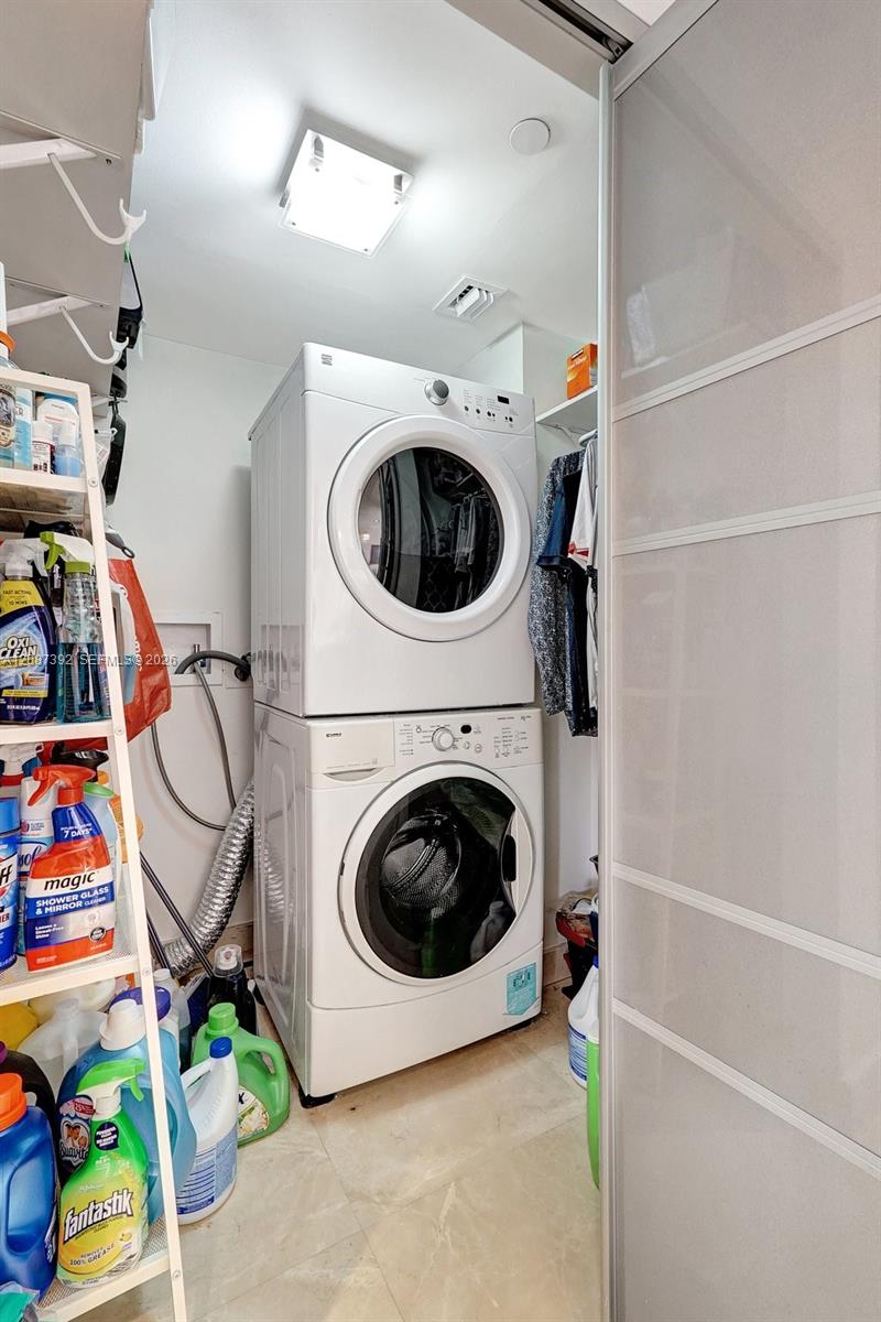 Ver detalles 402 2 / 2 1840 sq. ft. $ 2026-09-11 0 foto