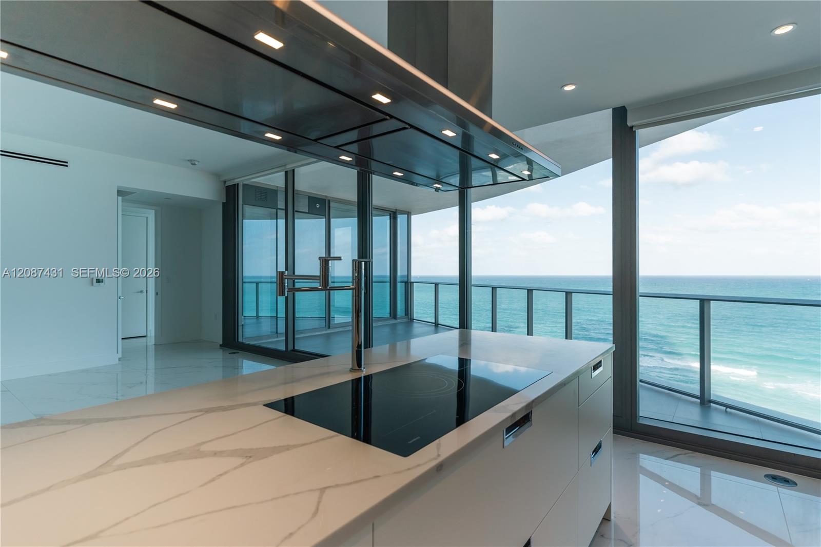 Ver detalles 702 3 / 4 2475 sq. ft. $ 2026-09-11 0 foto