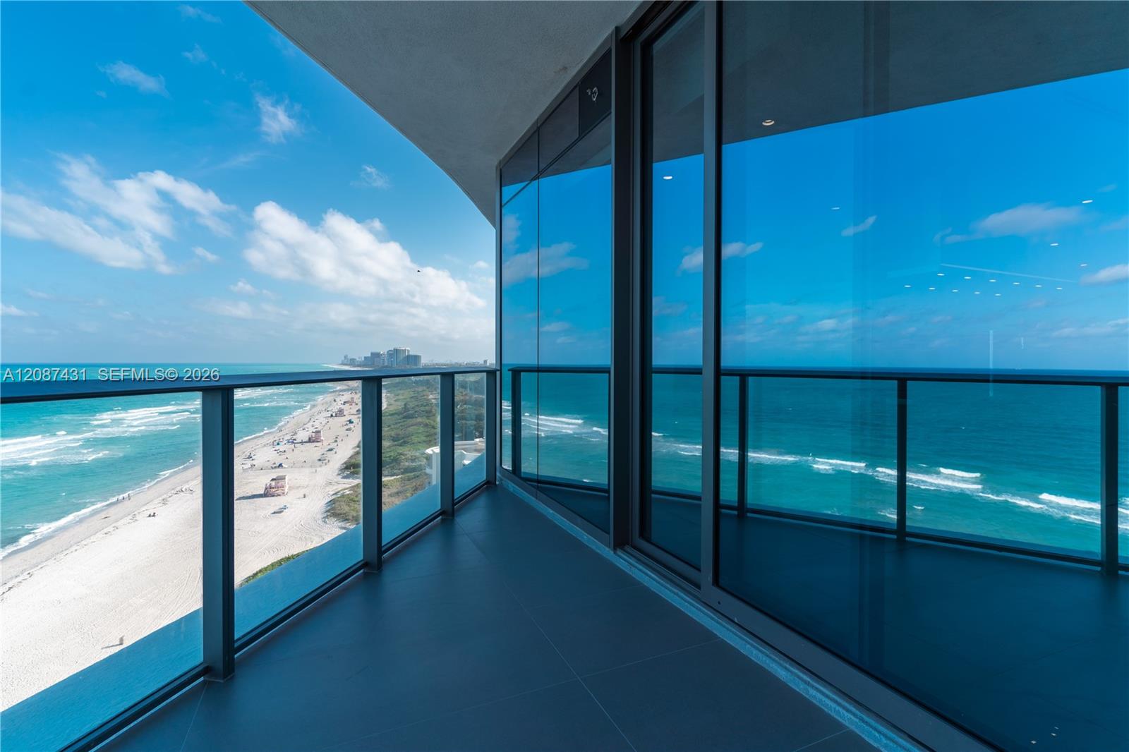 Ver detalles 702 3 / 4 2475 sq. ft. $ 2026-09-11 0 foto