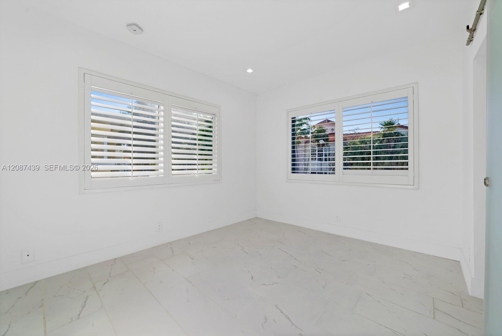 Ver detalles / sq. ft. $ 2026-09-11 0 foto