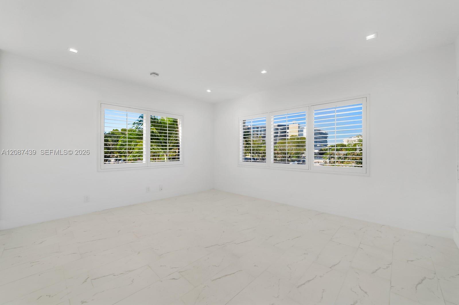 Ver detalles / sq. ft. $ 2026-09-11 0 foto