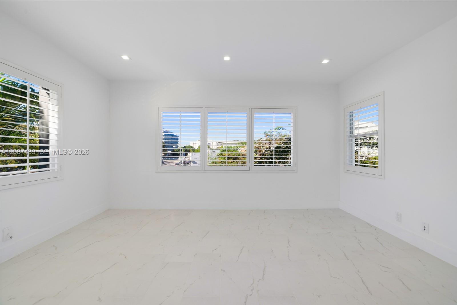 Ver detalles / sq. ft. $ 2026-09-11 0 foto