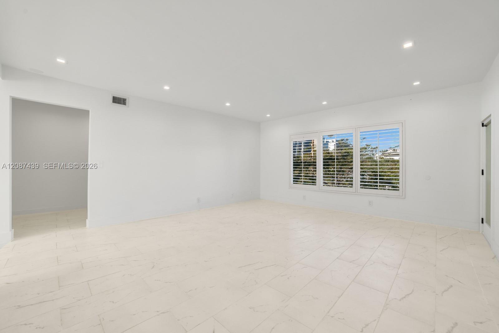 Ver detalles / sq. ft. $ 2026-09-11 0 foto