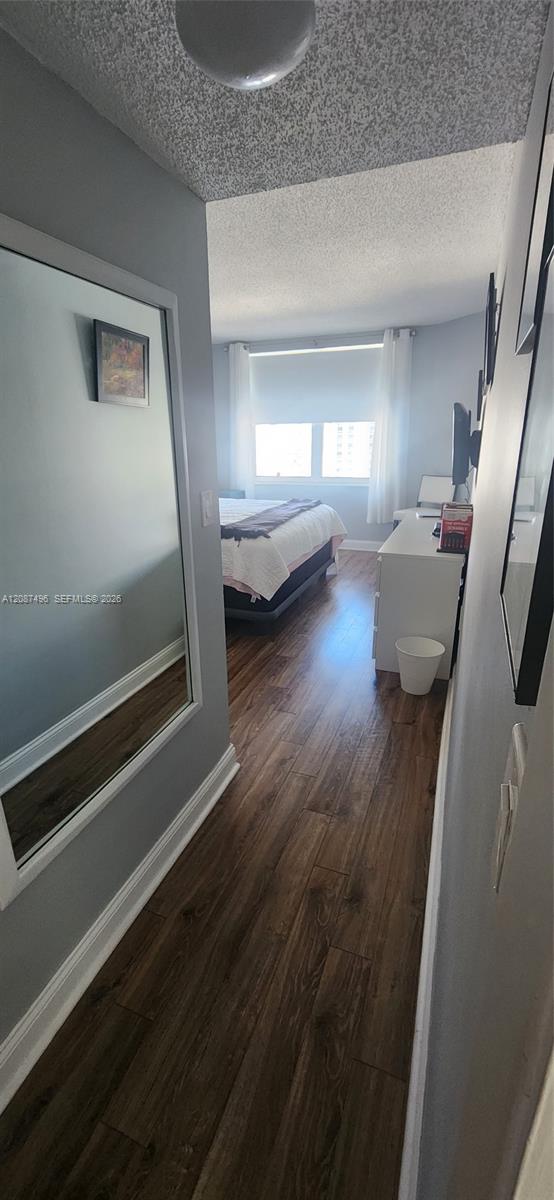 15M 1 / 2 870 sq. ft. $ 2026-09-11 0 foto