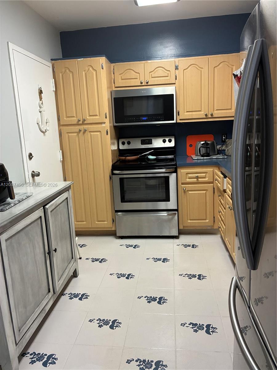 15M 1 / 2 870 sq. ft. $ 2026-09-11 0 foto