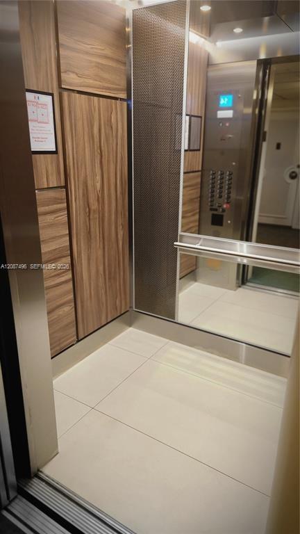 15M 1 / 2 870 sq. ft. $ 2026-09-11 0 foto